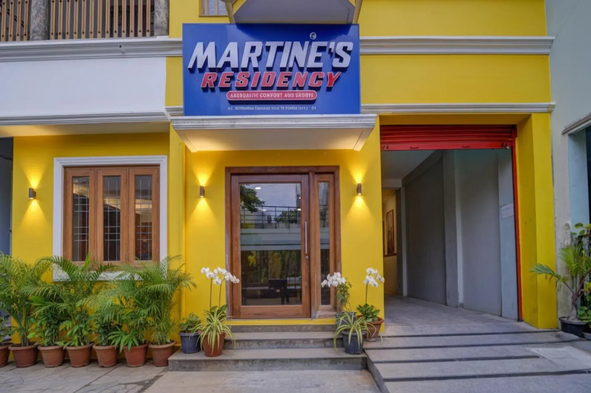 Facade/entrance in FabHotel Martine's Residency - French Colony, 5 Mins from Rock Beach Facade/entrance in FabHotel Martine's Residency - French Colony, 5 Mins from Rock Beach