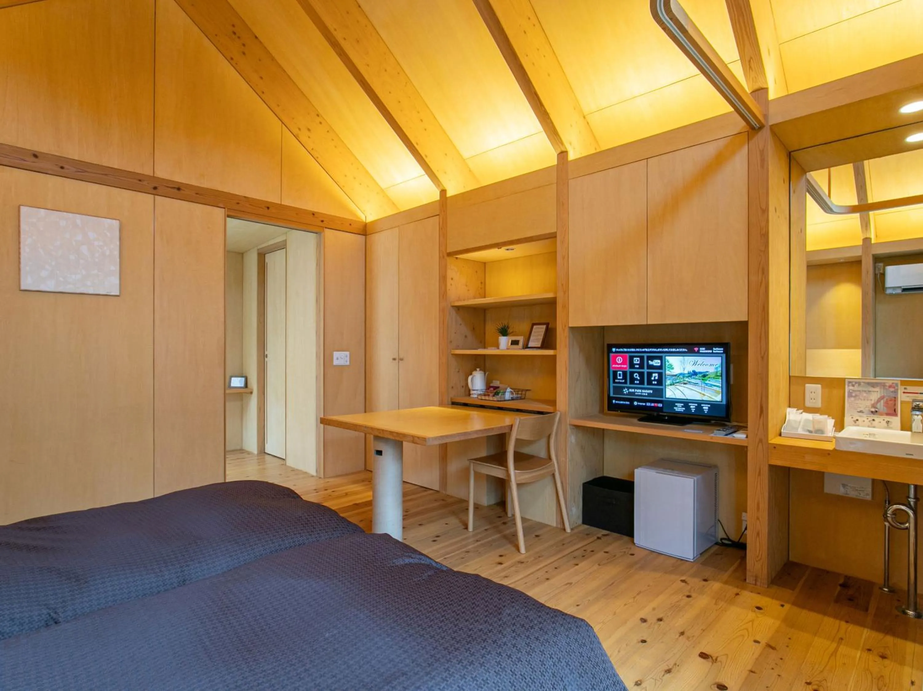 Photo of the whole room, Bed in Kur Park Nagayu