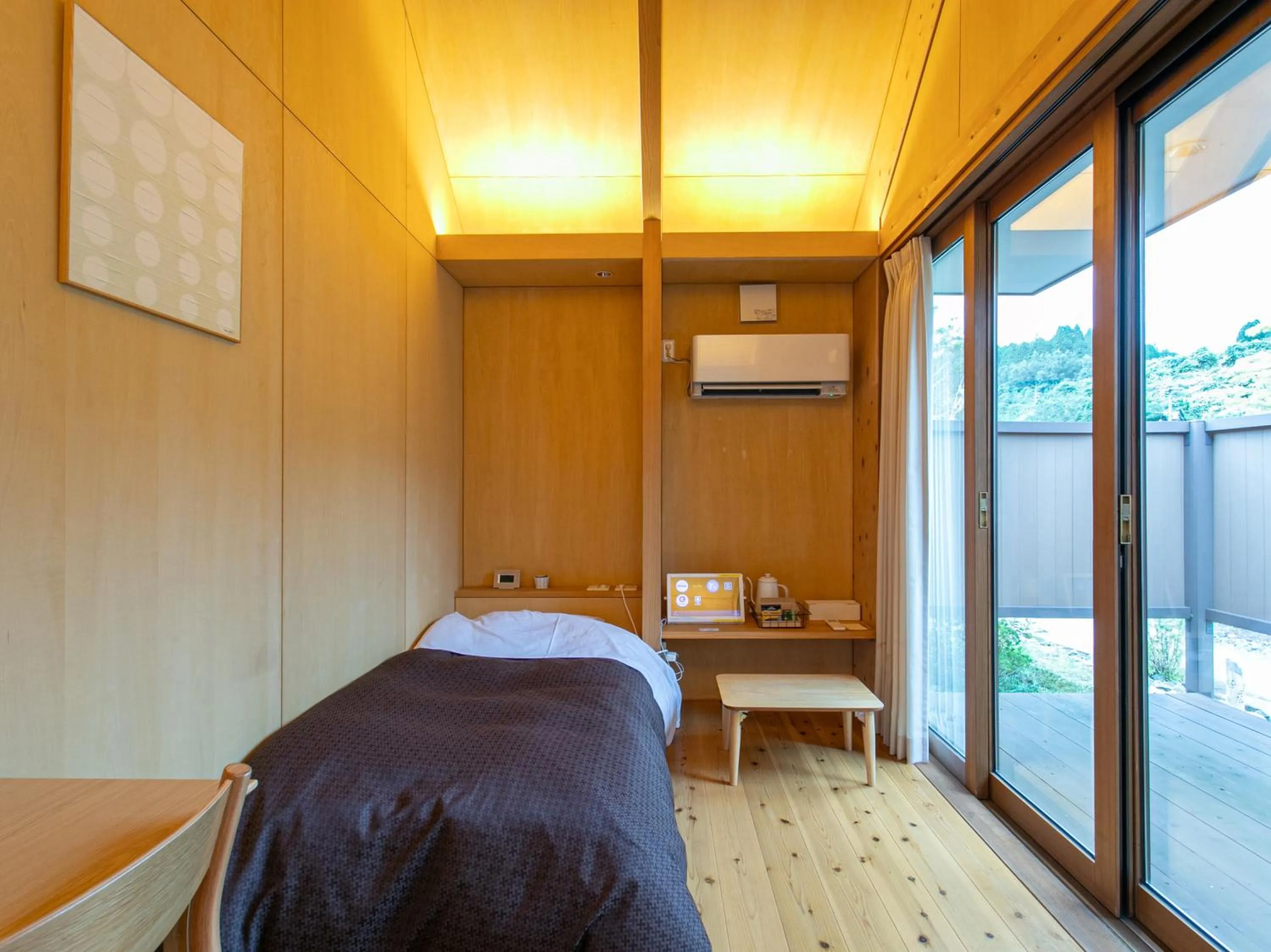 Photo of the whole room, Bed in Kur Park Nagayu