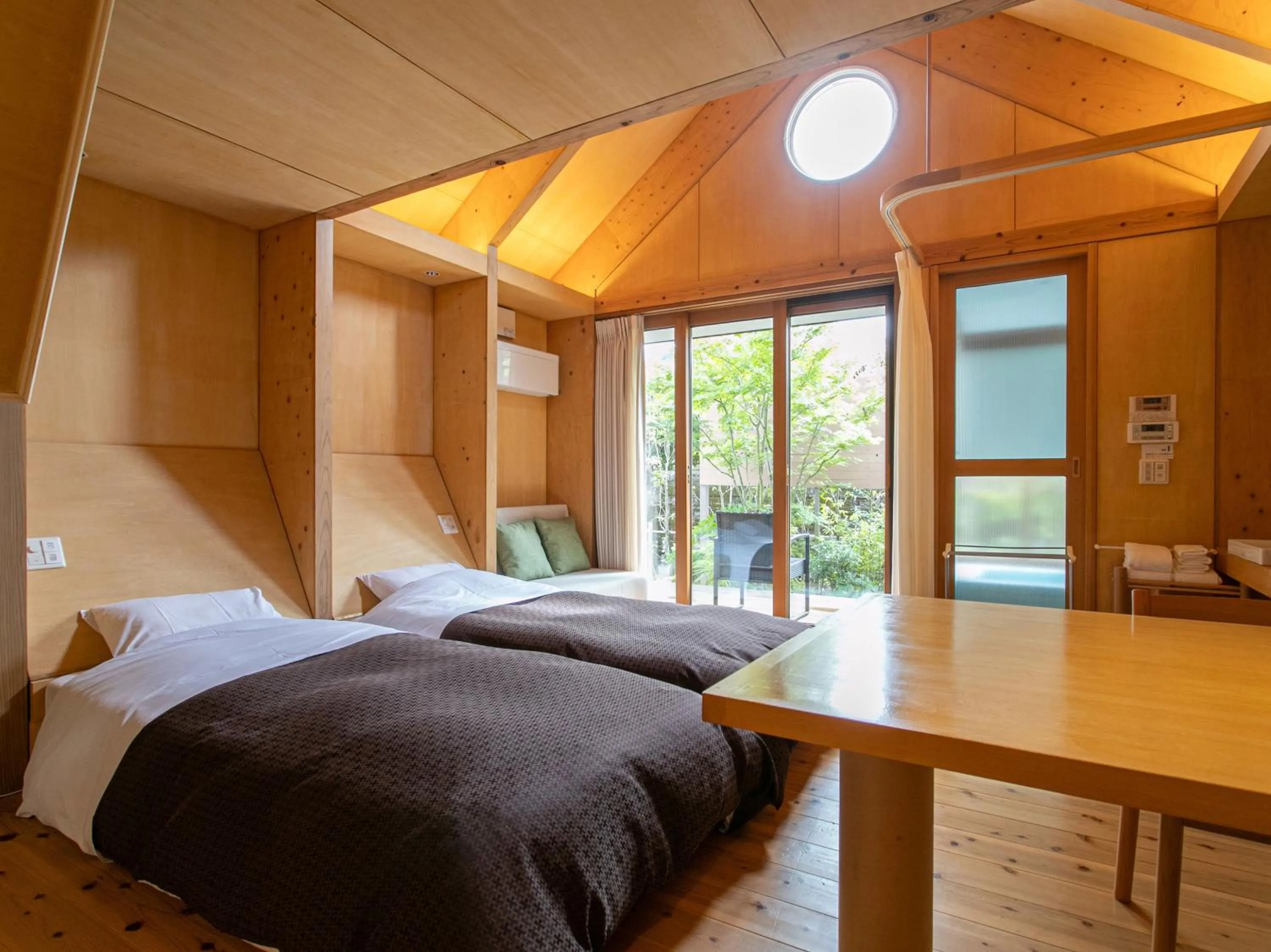 Photo of the whole room, Bed in Kur Park Nagayu