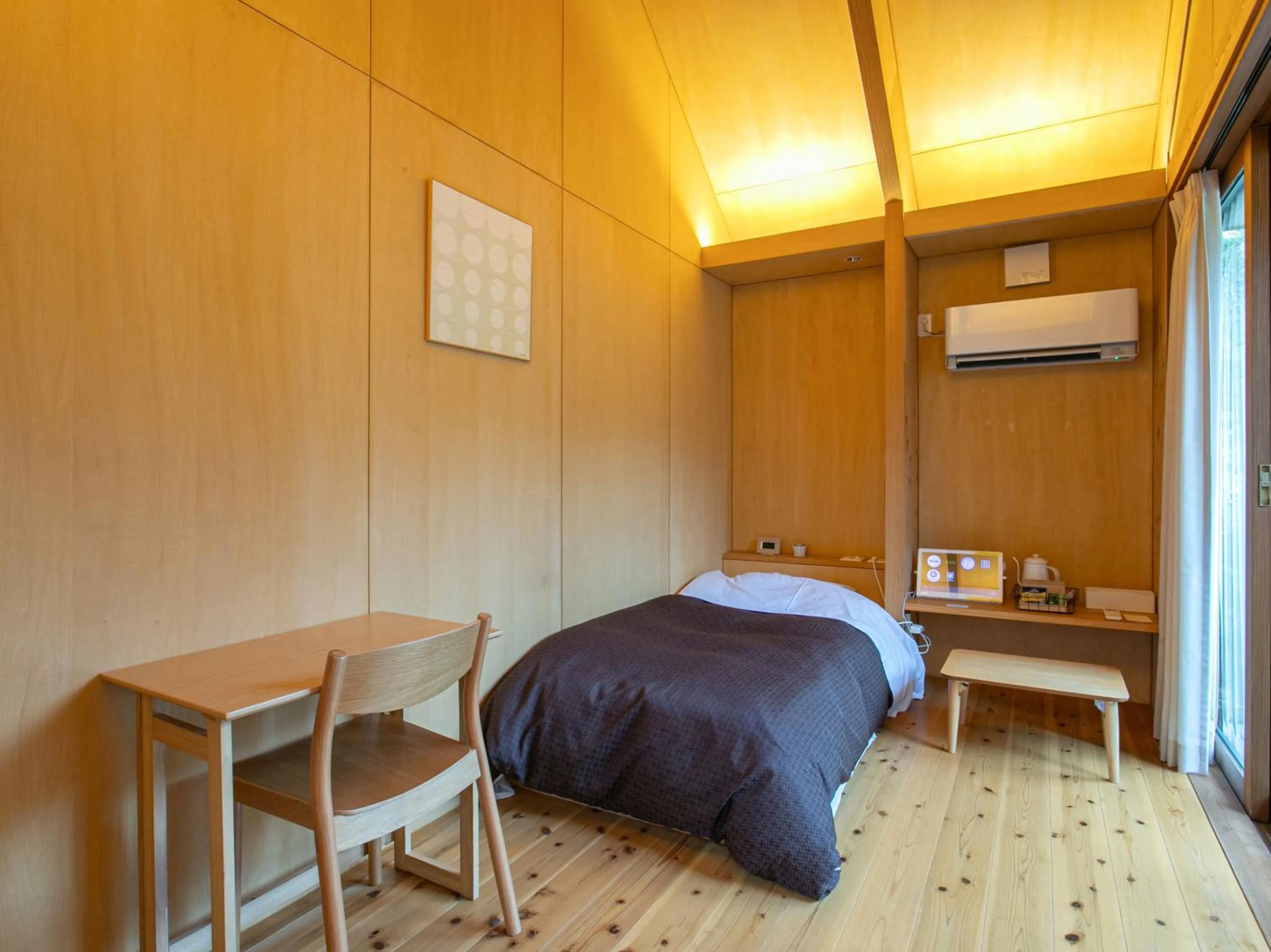 Photo of the whole room, Bed in Kur Park Nagayu