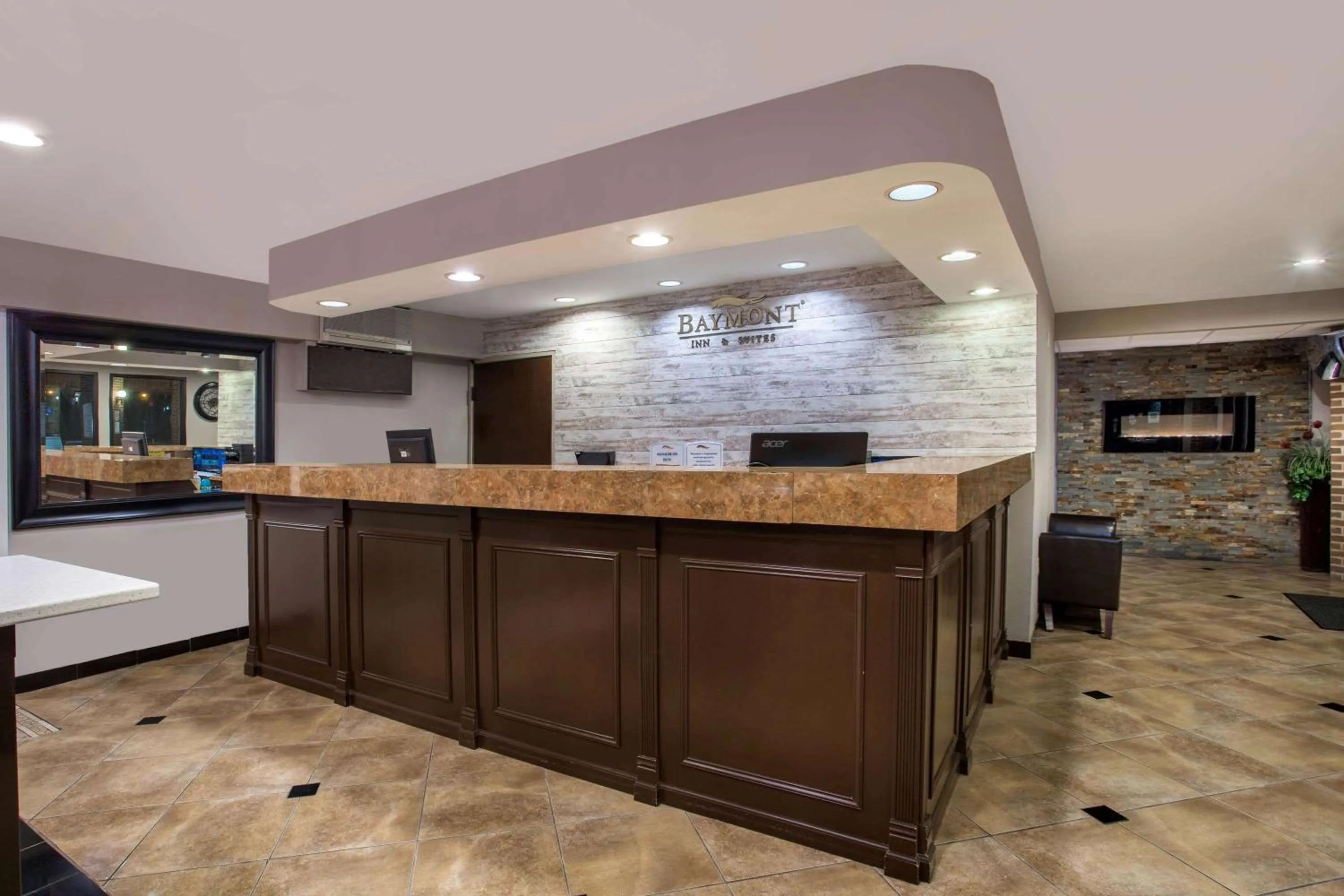 Lobby or reception in Baymont by Wyndham Lancaster