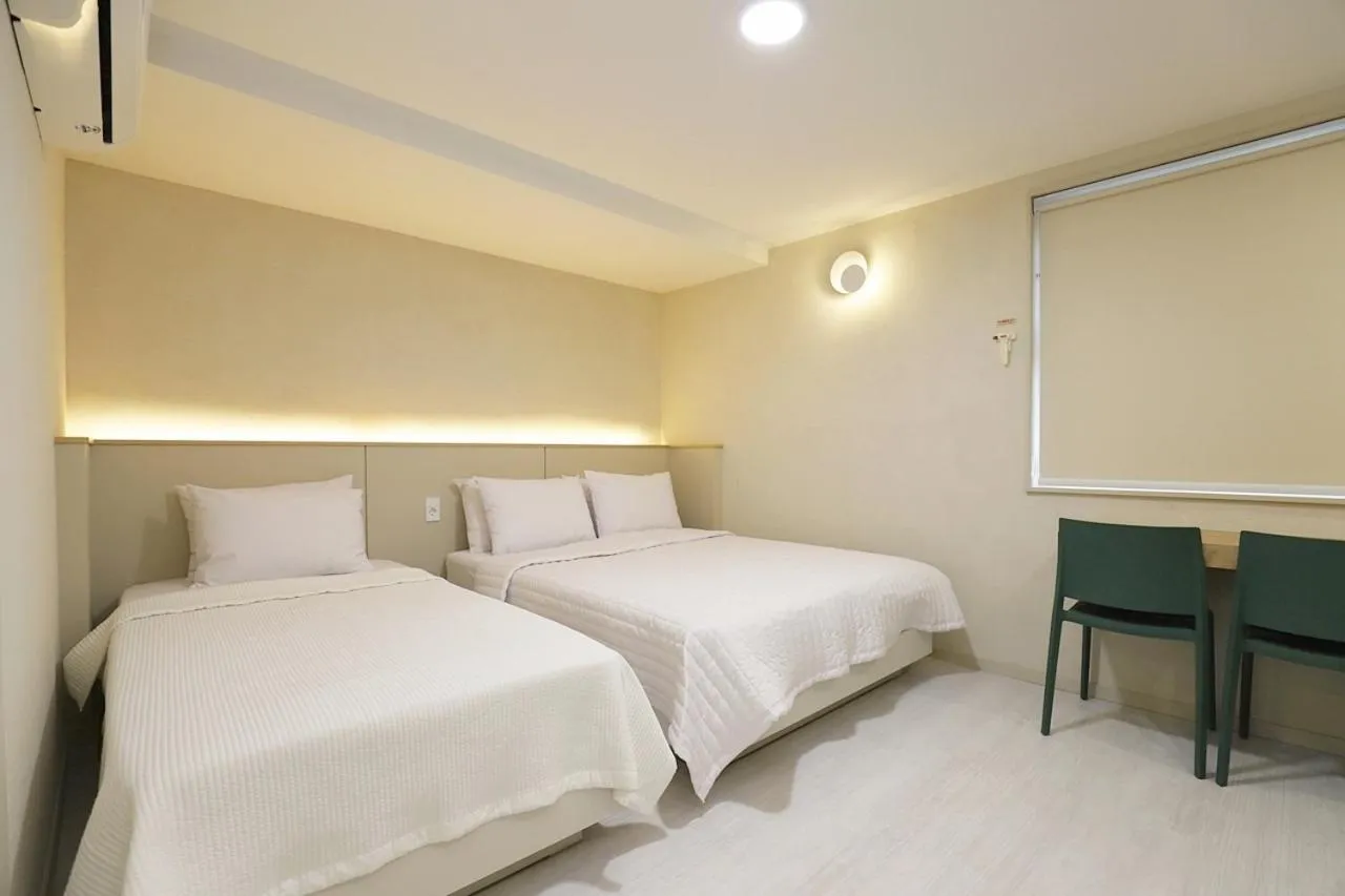 Photo of the whole room, Bed in Chuncheon Pine Tree Hotel