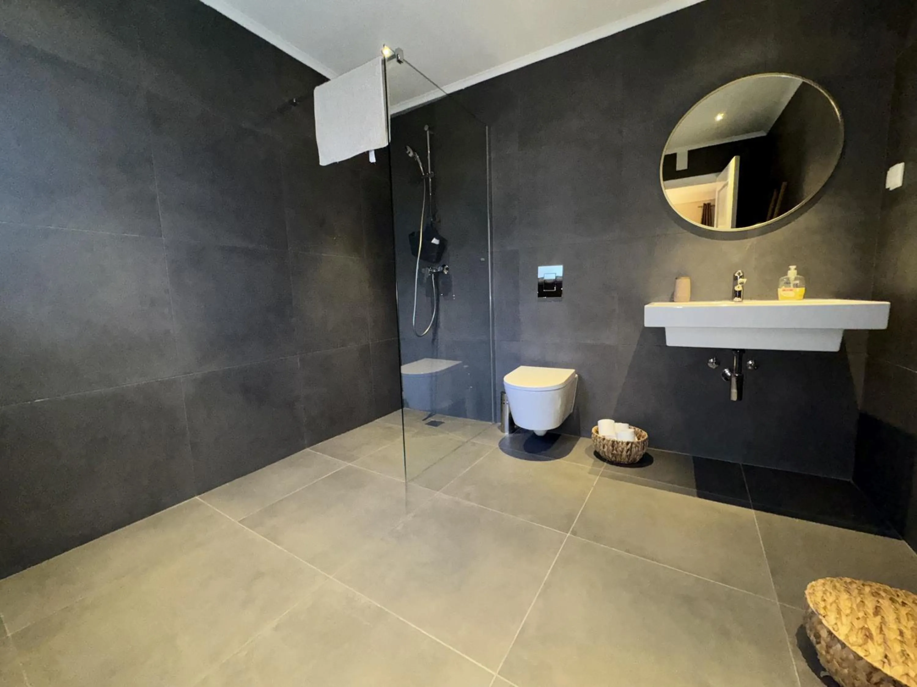 Shower in Beach House Lagos - Beachhouselagos - Meia Praia
