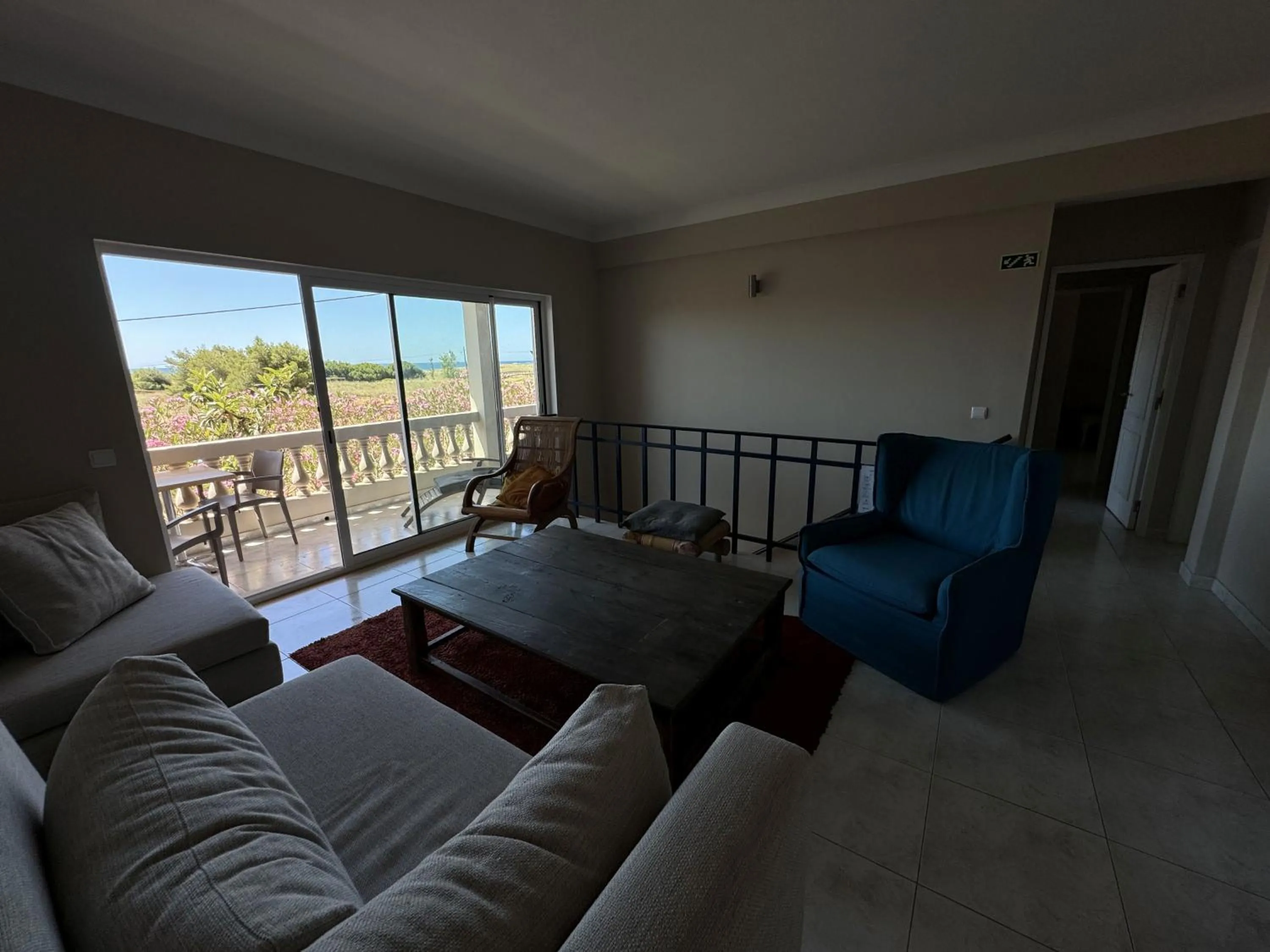 Communal lounge/ TV room in Beach House Lagos - Beachhouselagos - Meia Praia