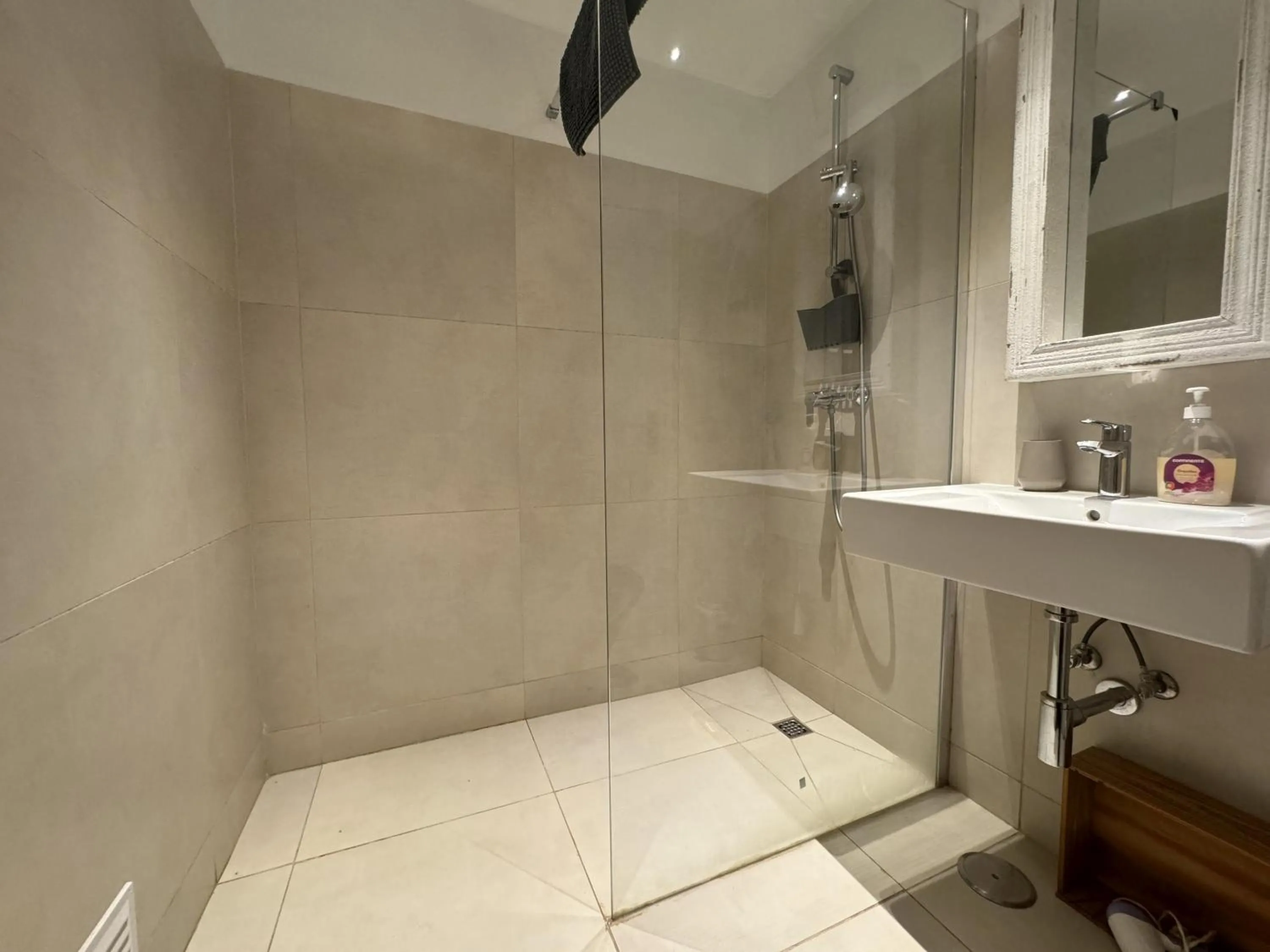 Shower in Beach House Lagos - Beachhouselagos - Meia Praia