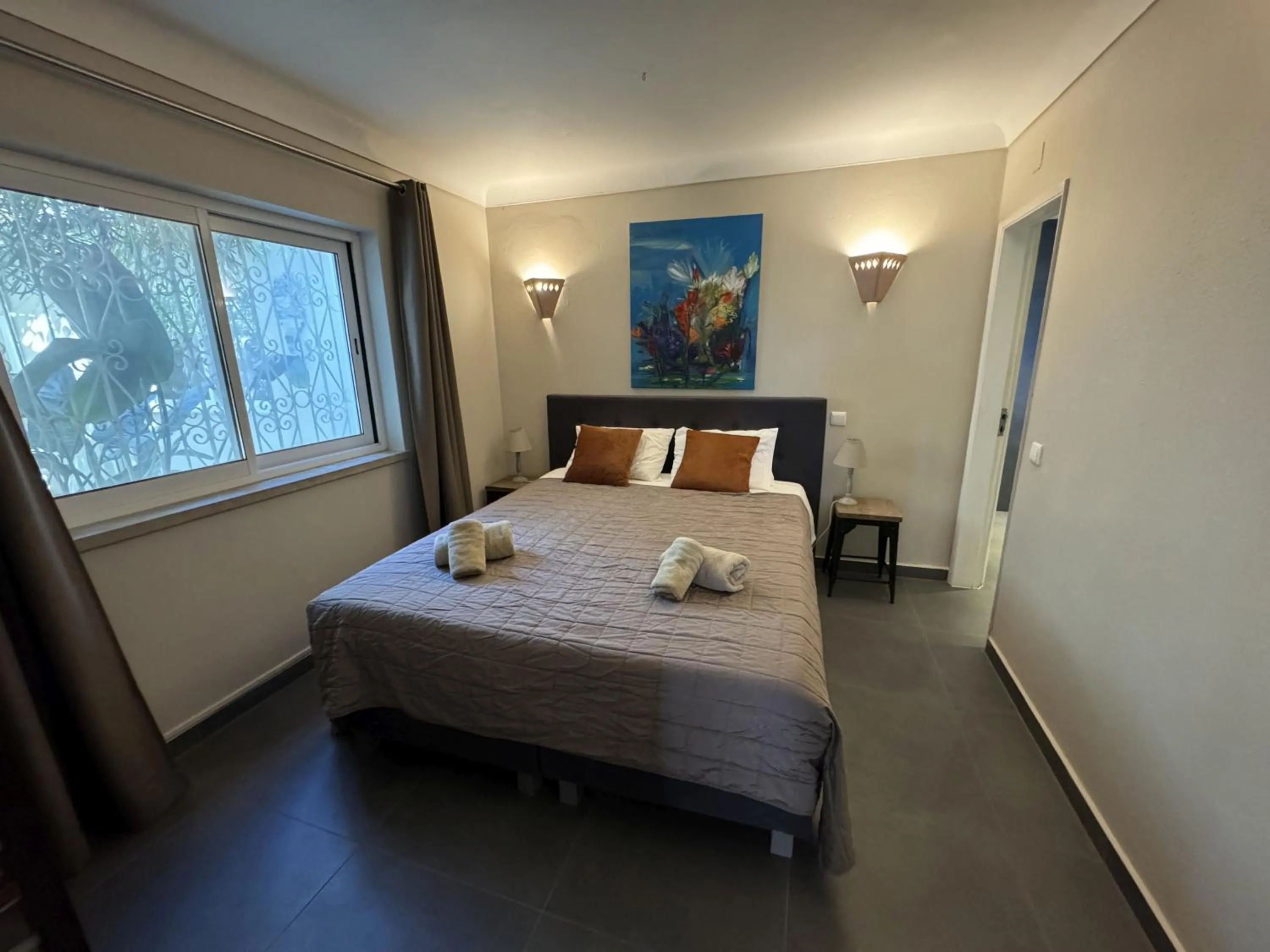 Bedroom, Bed in Beach House Lagos - Beachhouselagos - Meia Praia