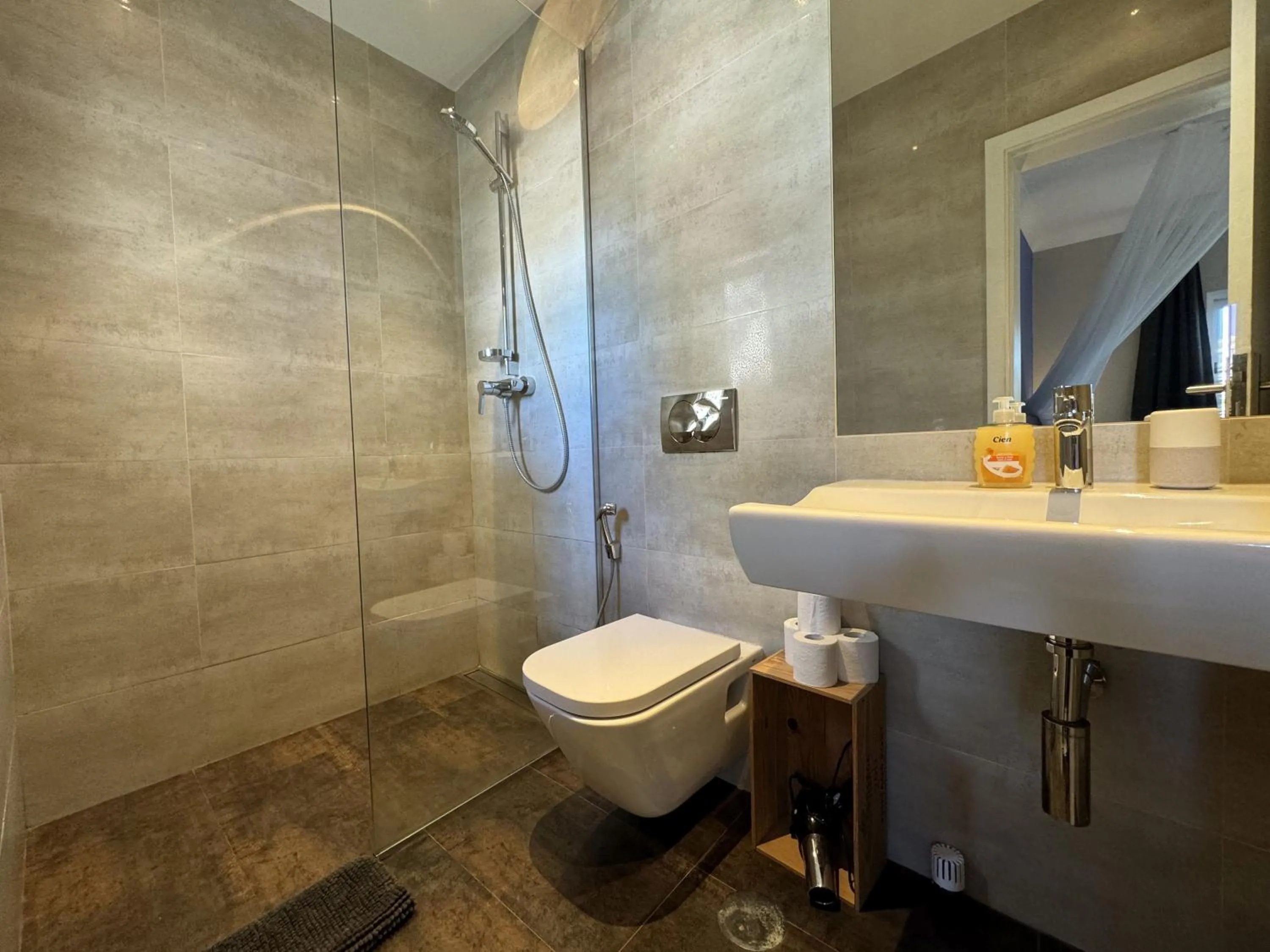Shower in Beach House Lagos - Beachhouselagos - Meia Praia