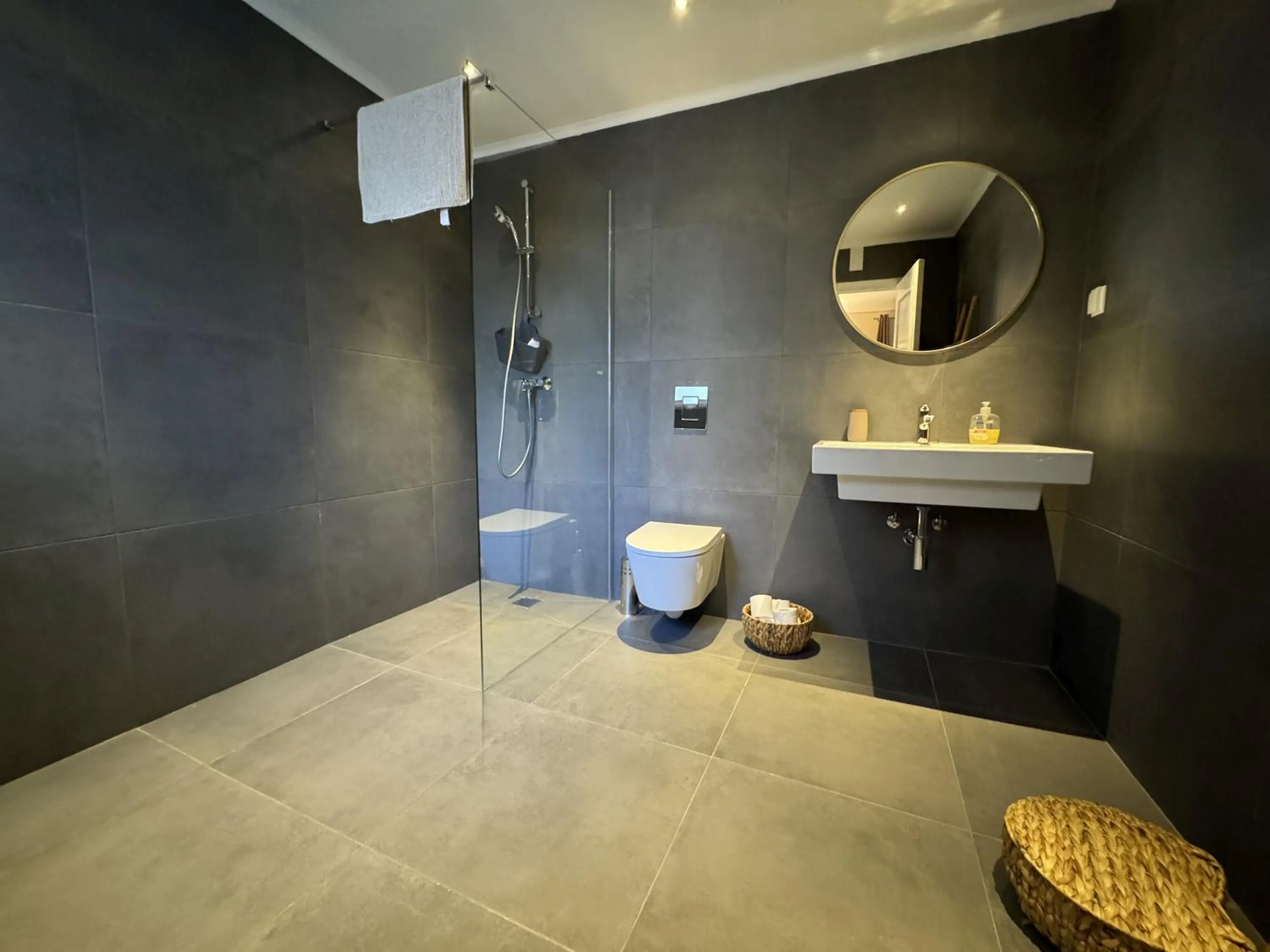 Shower in Beach House Lagos - Beachhouselagos - Meia Praia