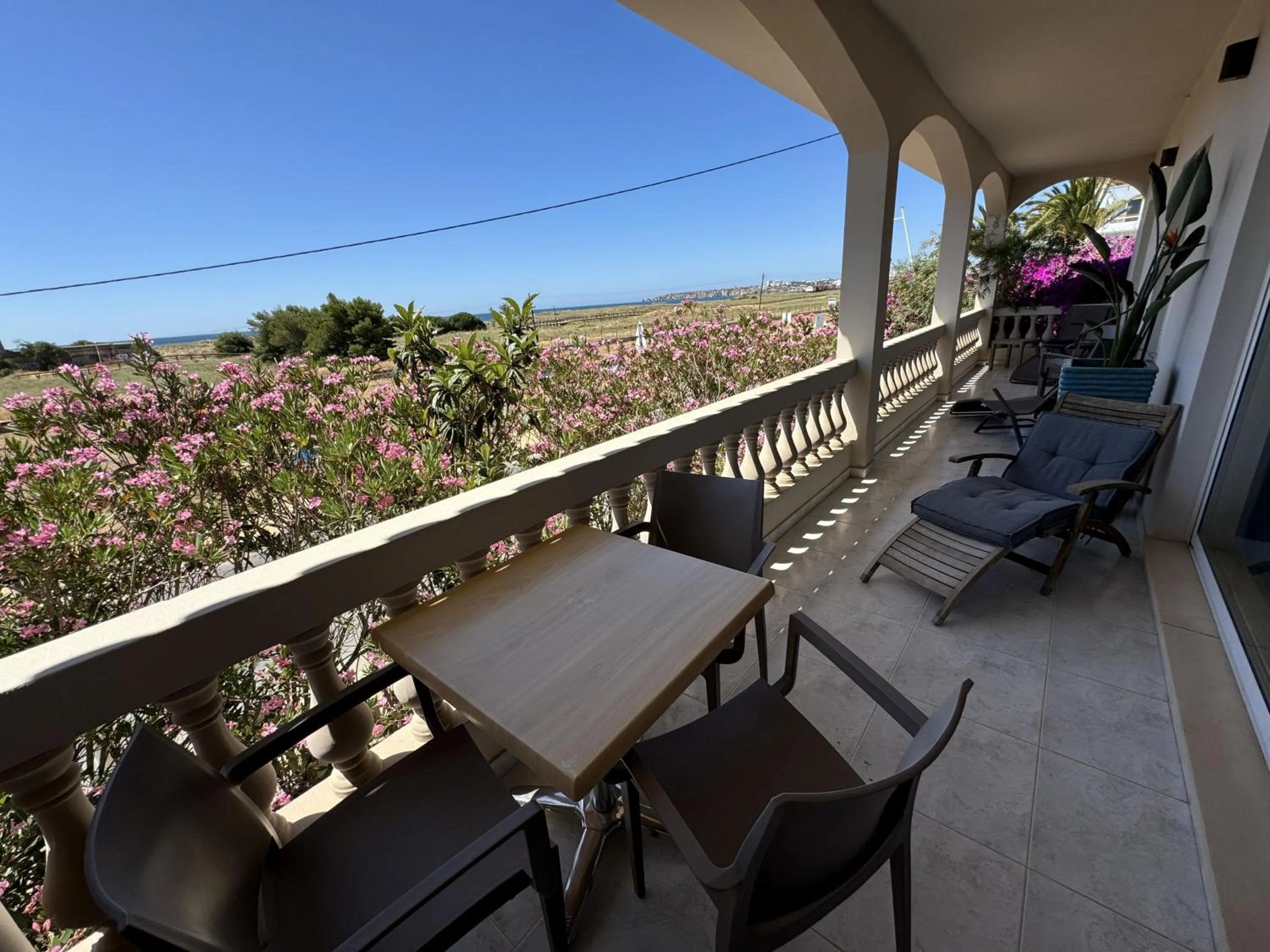 Balcony/Terrace in Beach House Lagos - Beachhouselagos - Meia Praia