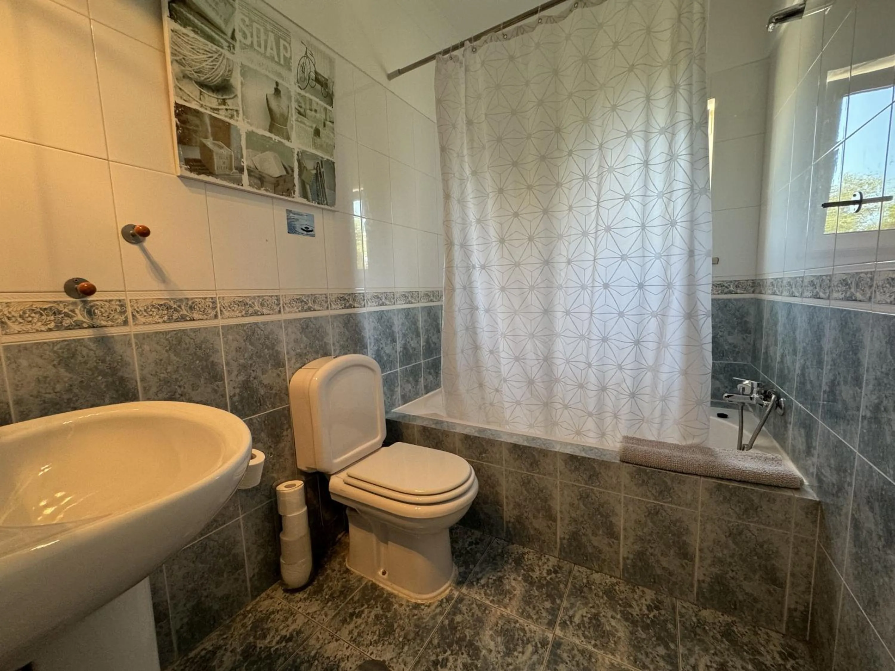 Bathroom in Beach House Lagos - Beachhouselagos - Meia Praia