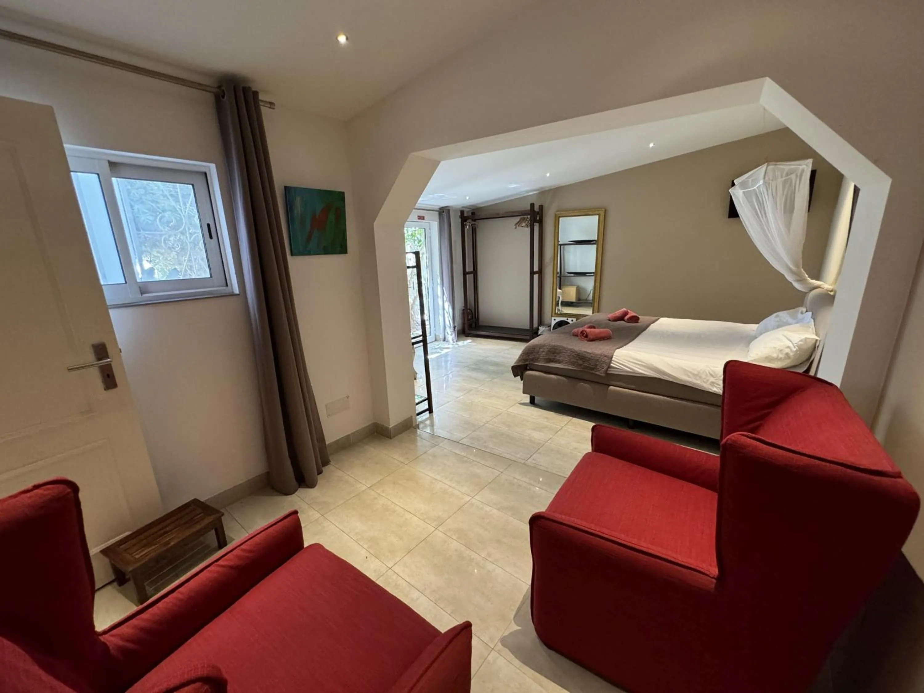 Bedroom, Bed in Beach House Lagos - Beachhouselagos - Meia Praia