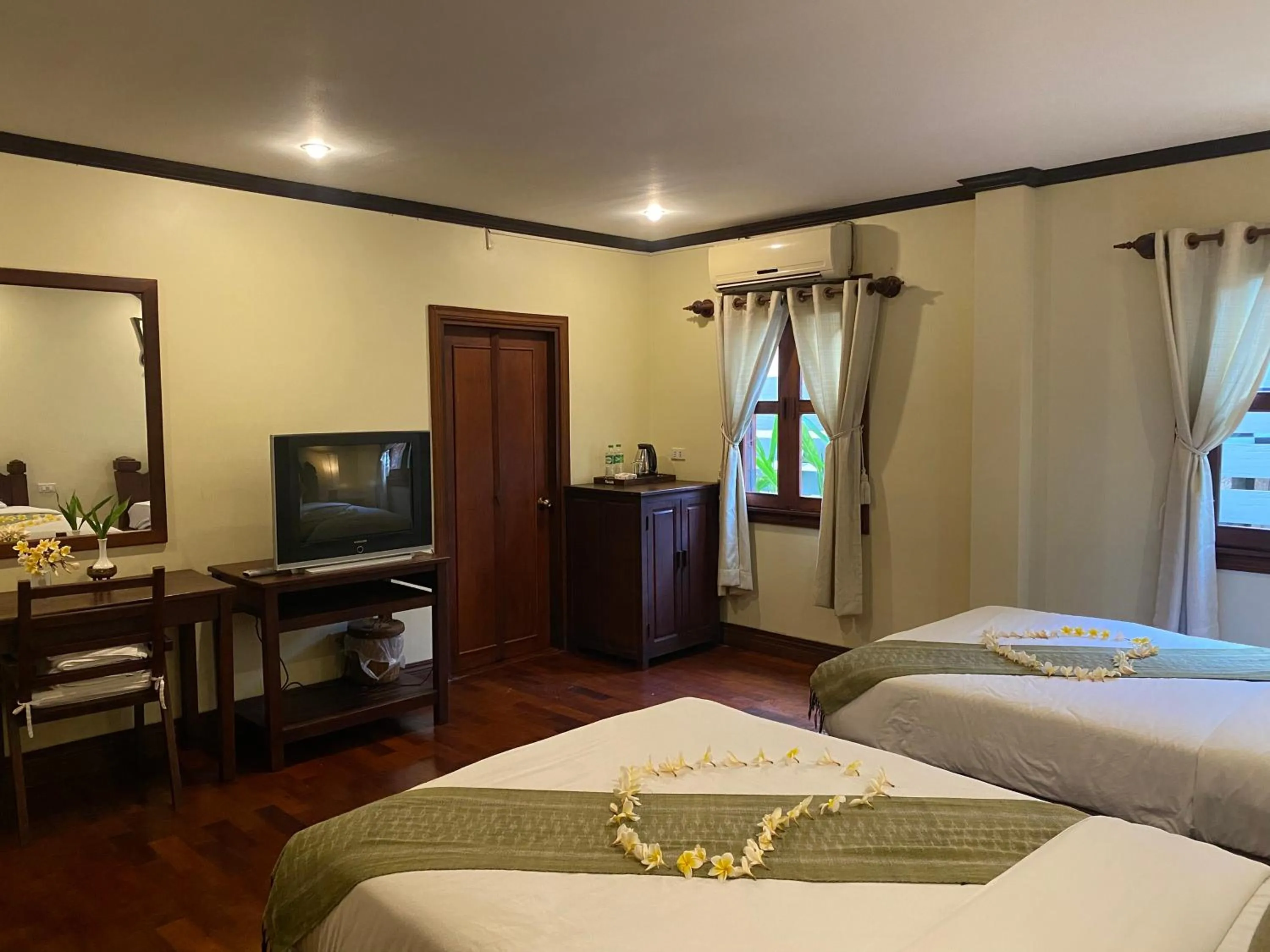 Photo of the whole room, Bed in Luang Prabang Residence & Travel