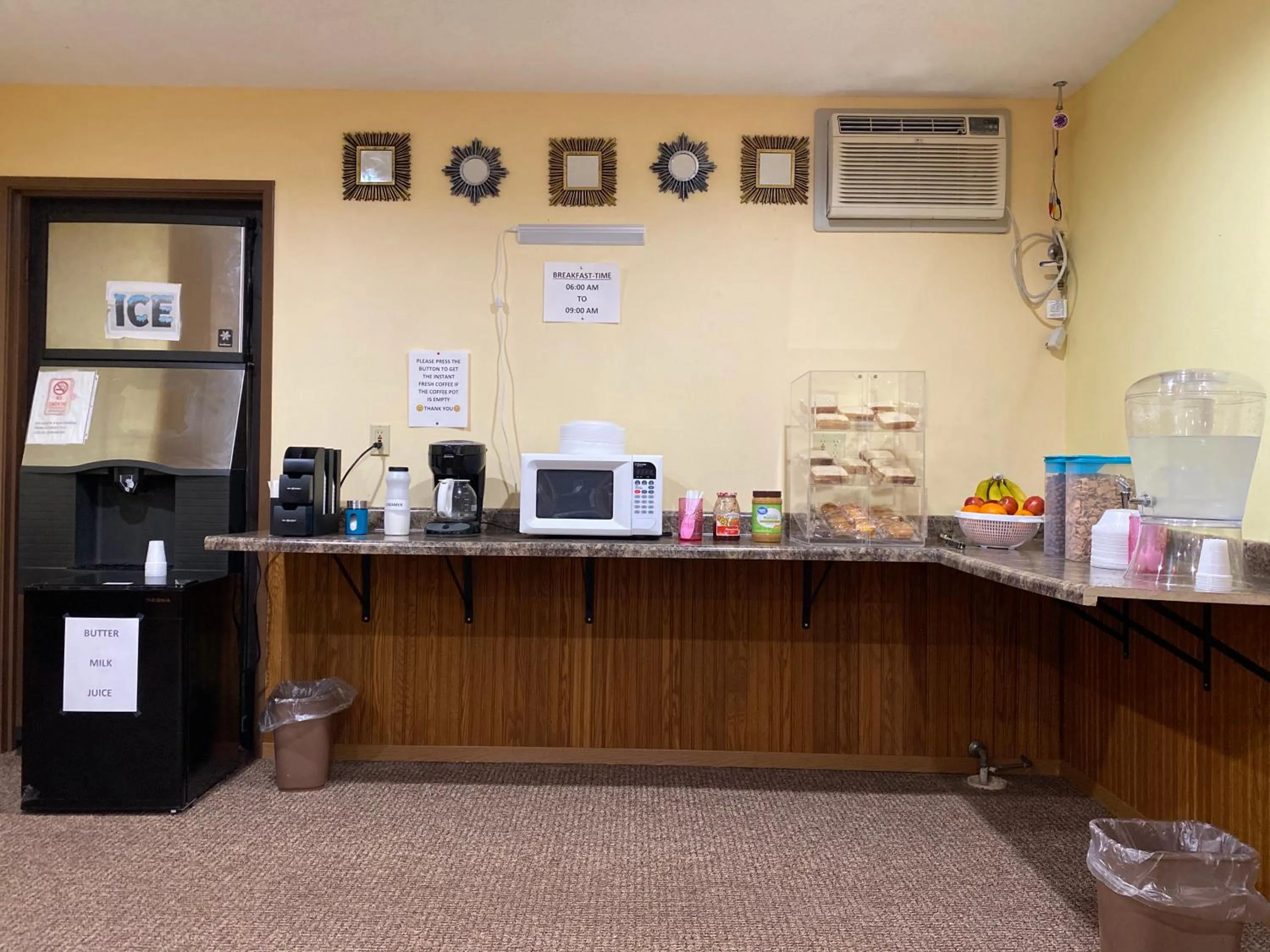 Food and drinks in AmeriVu Inn