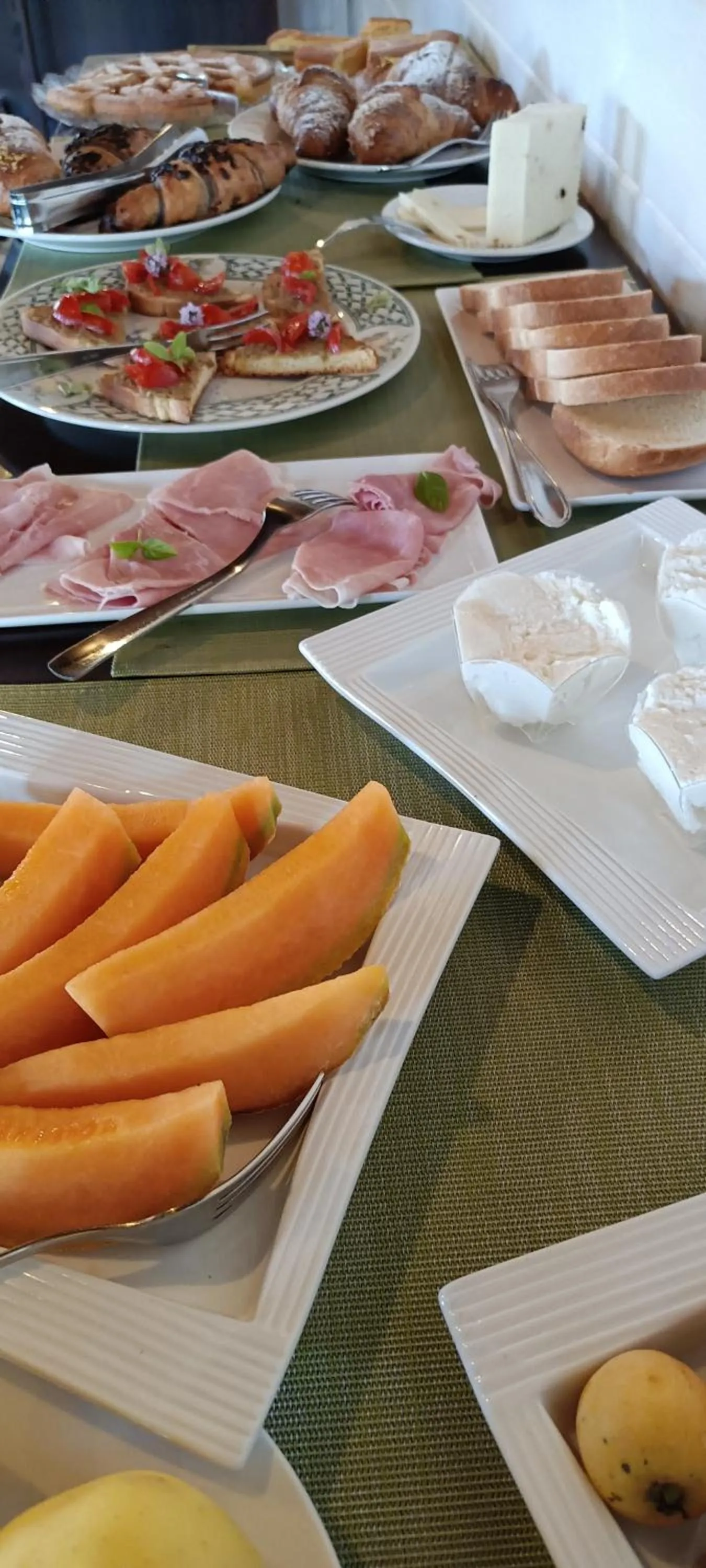 Continental breakfast in Villa Concordia