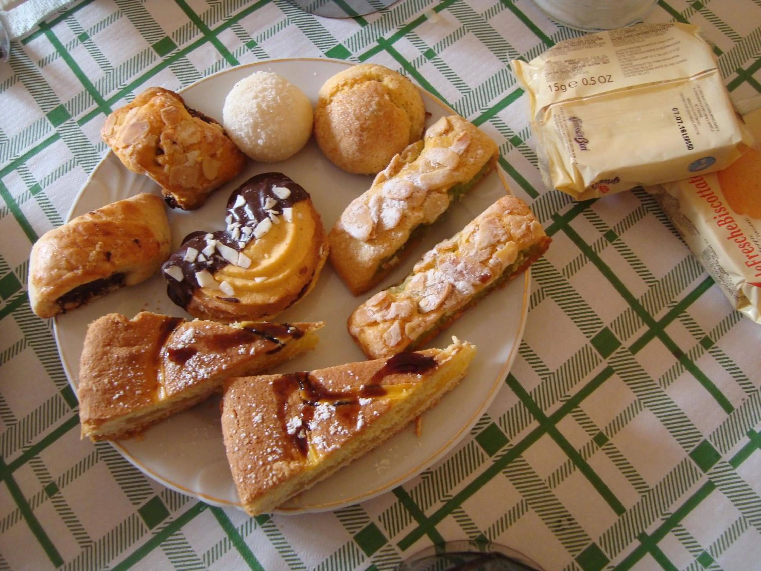 Continental breakfast in Villa Concordia