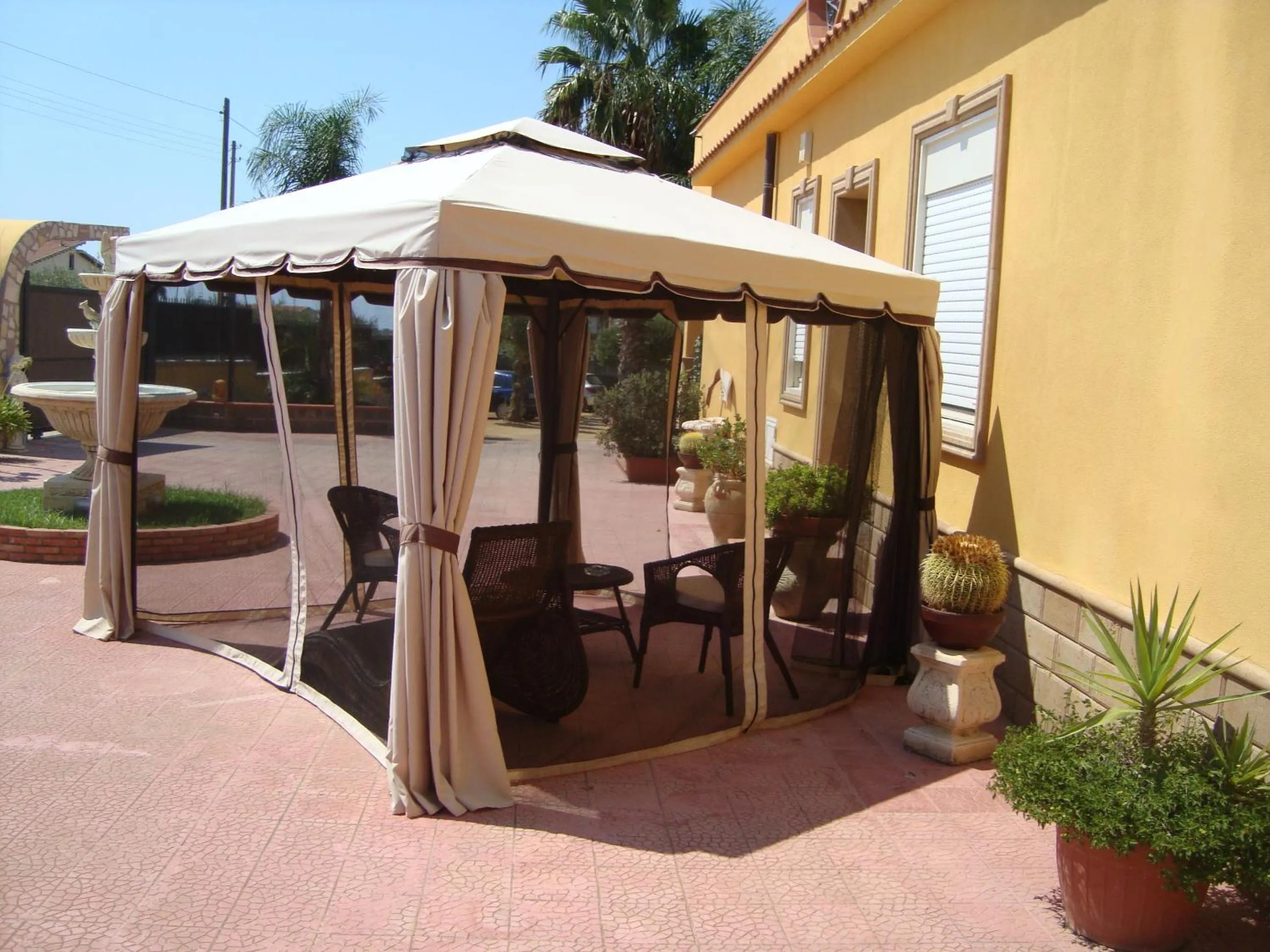 Property building in Villa Concordia