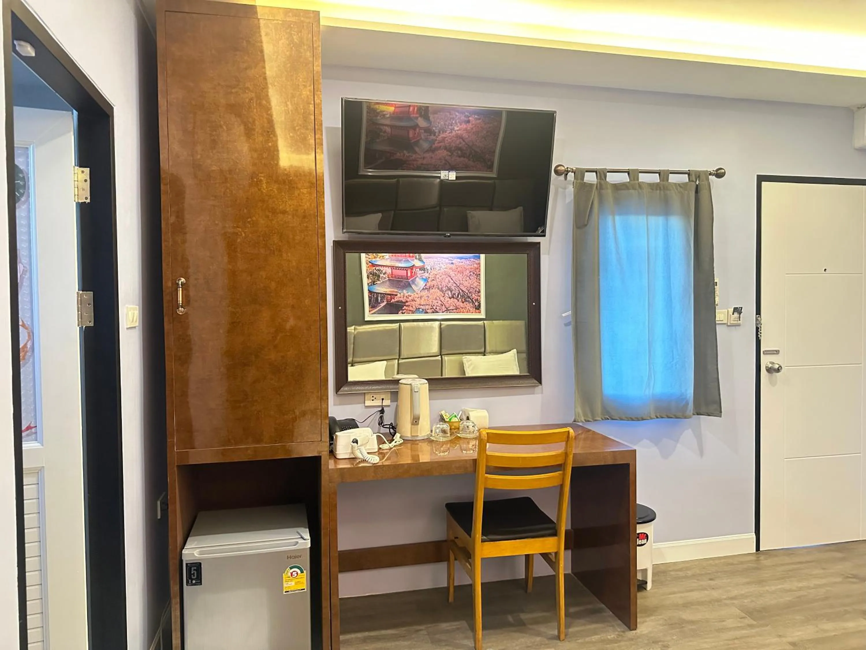 TV and multimedia in Metro Link Ratchada Hotel