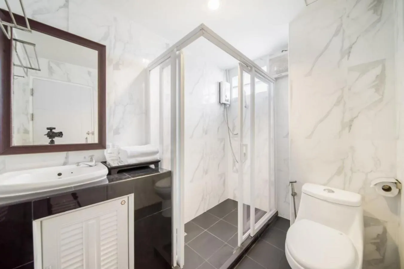 Shower in Metro Link Ratchada Hotel