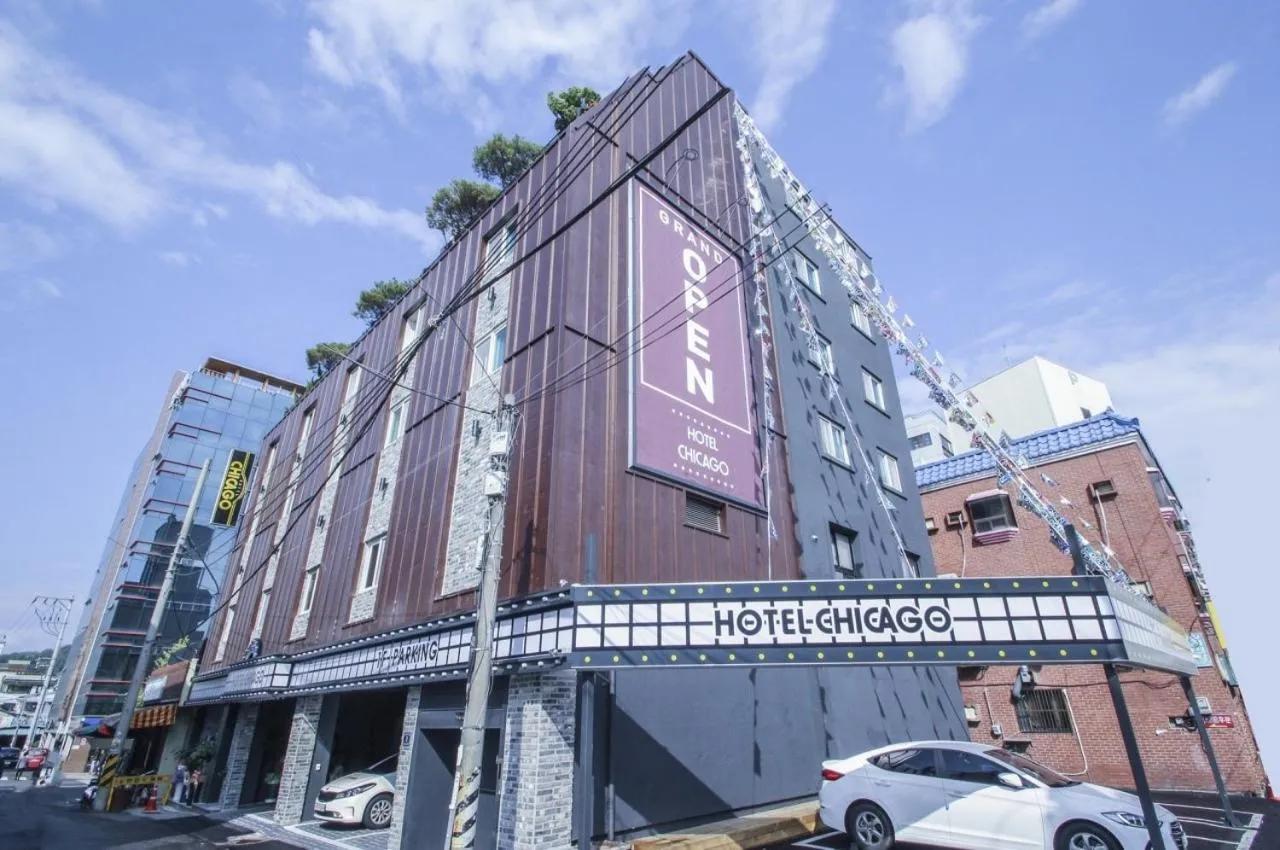 Property building in Hotel Chicago