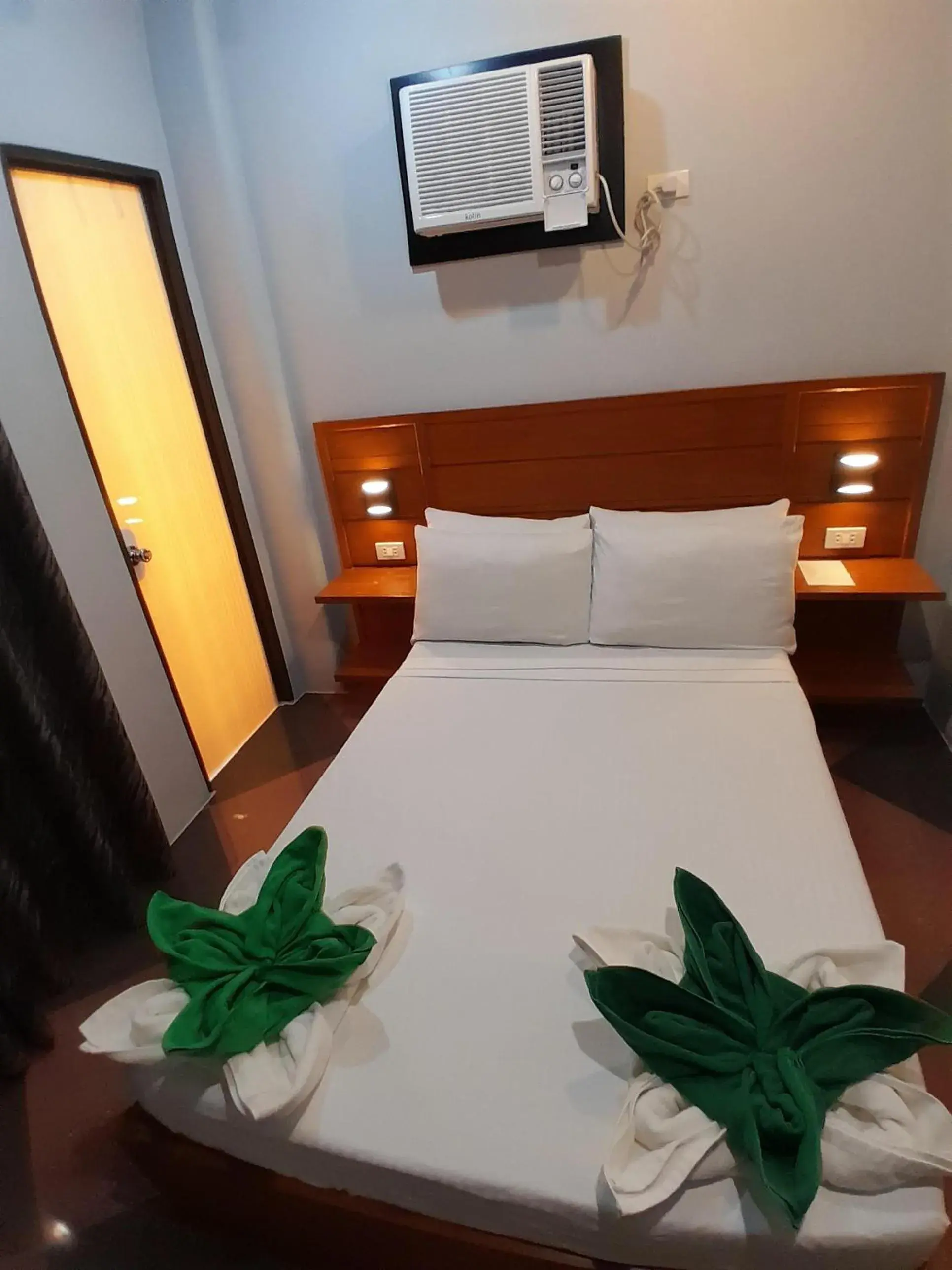 Bedroom, Bed in Cerca Hotel Bedroom, Bed in Cerca Hotel