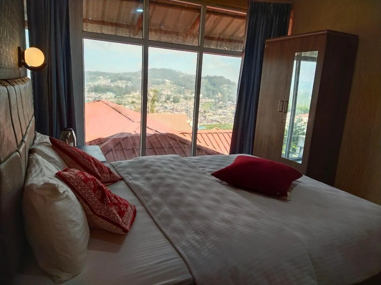 Bedroom, Bed in Blossom Spring