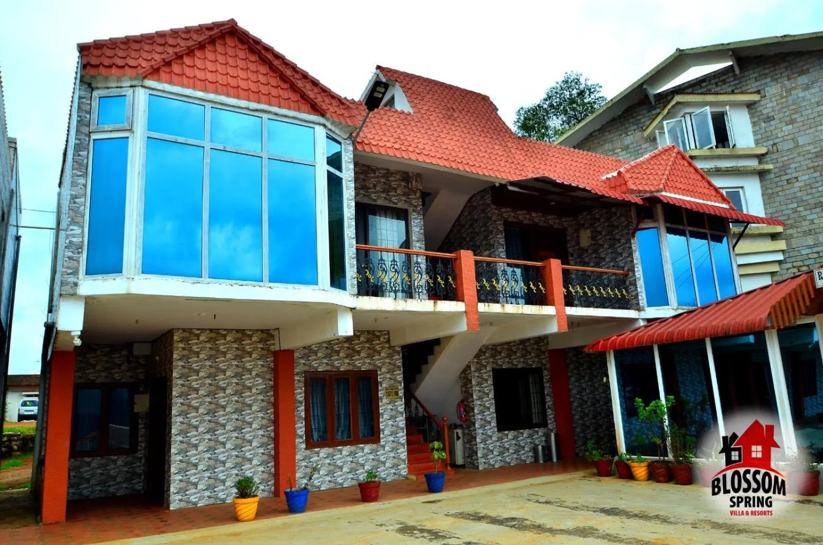 Property building in Blossom Spring