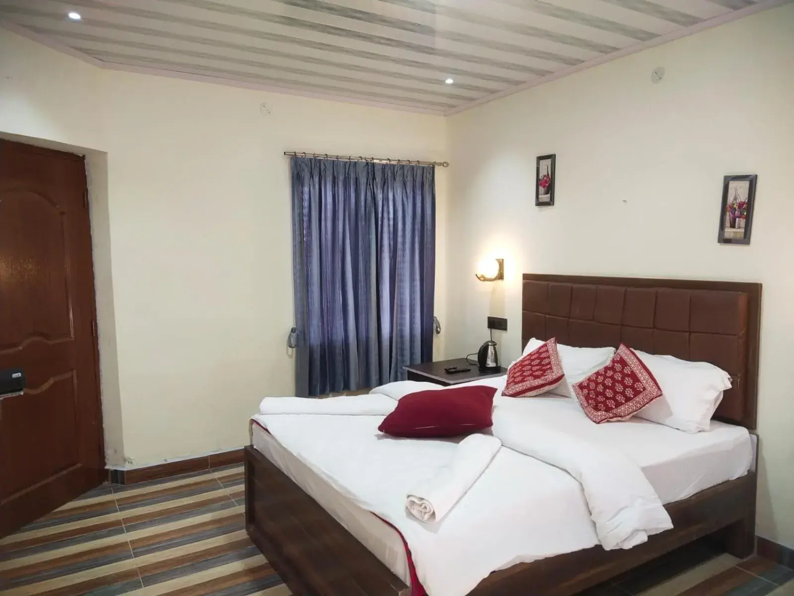 Bedroom, Bed in Blossom Spring Bedroom, Bed in Blossom Spring