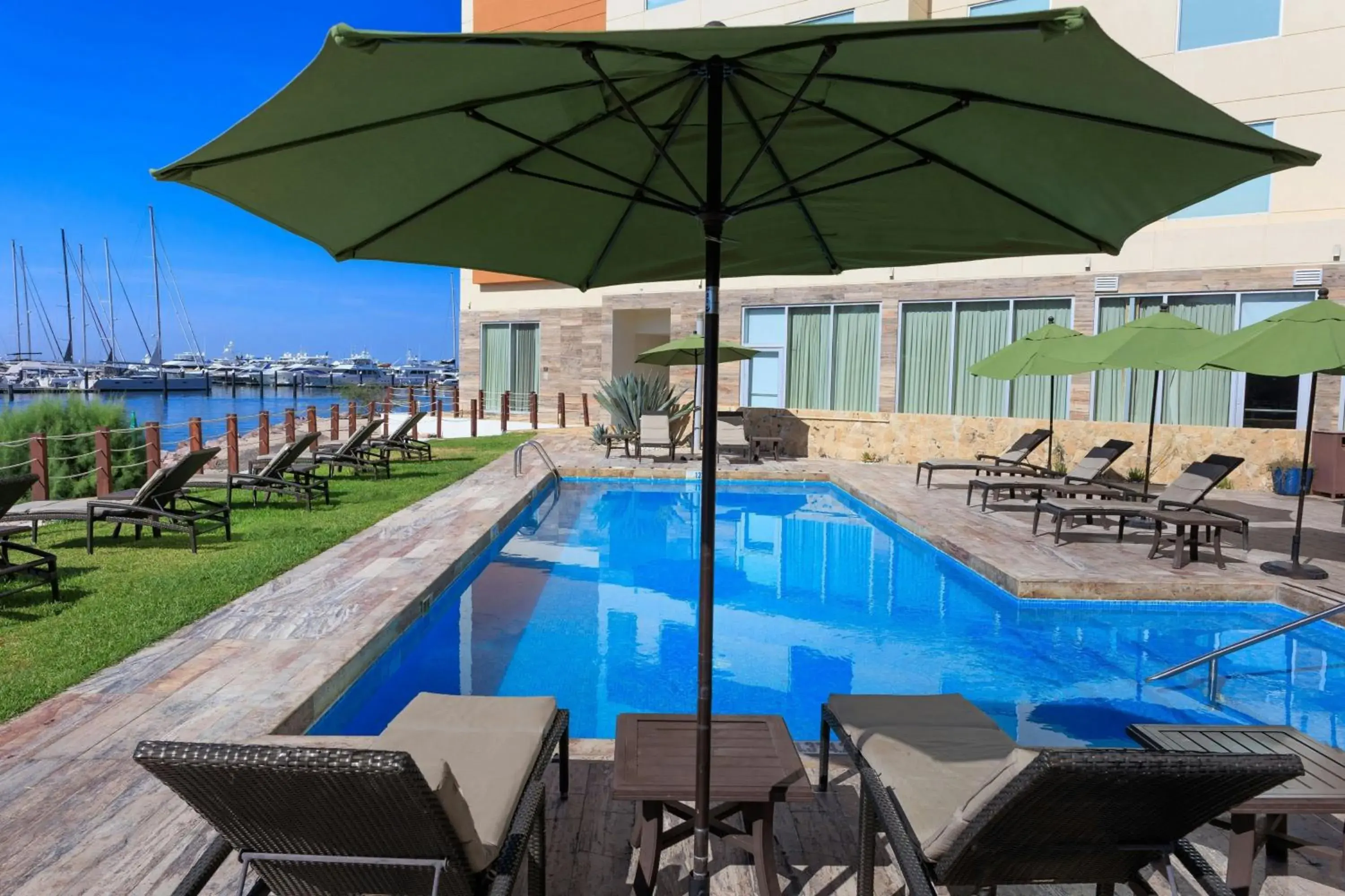 Swimming pool in Hyatt Place La Paz Swimming pool in Hyatt Place La Paz