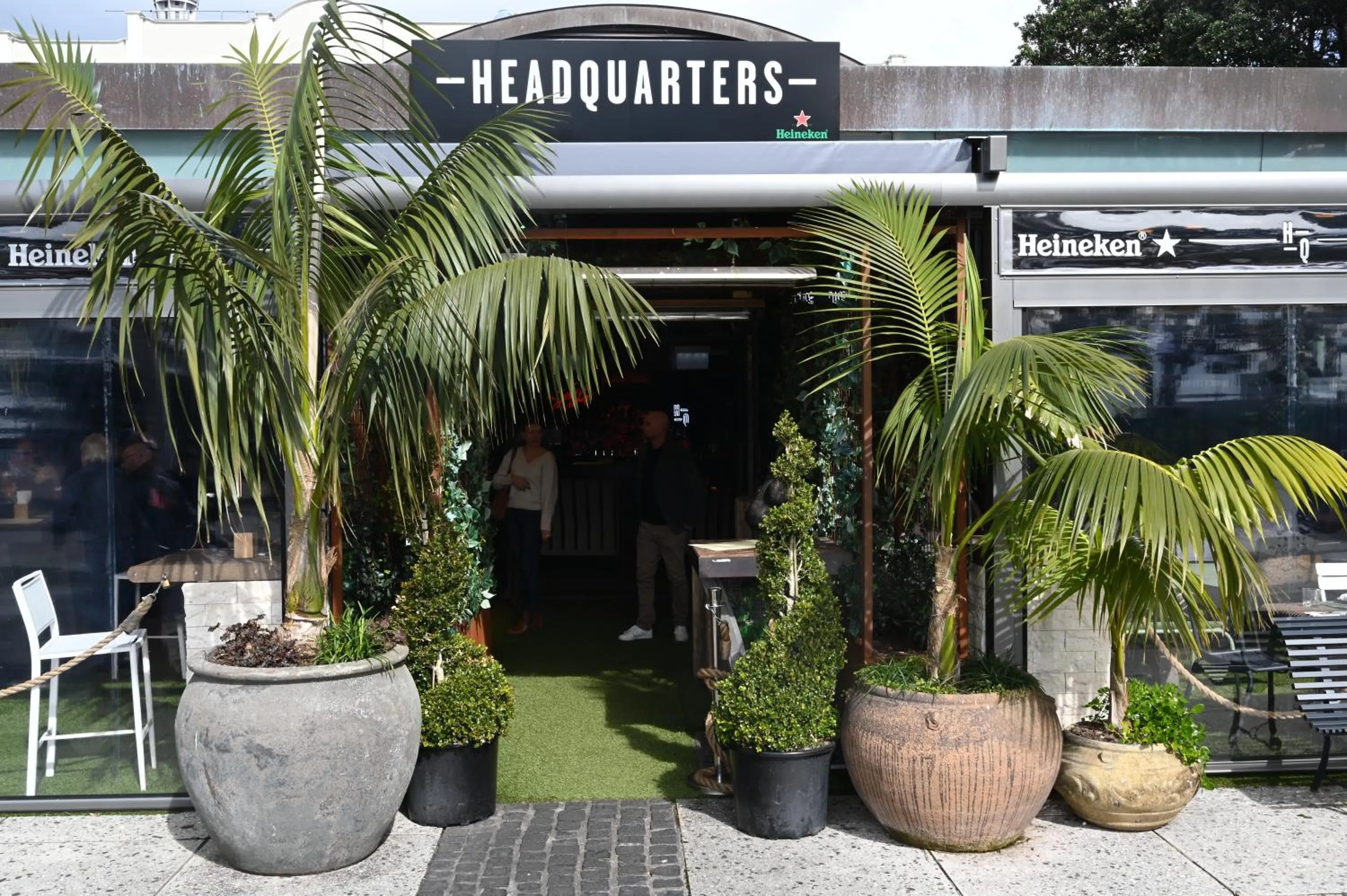 Restaurant/places to eat in Exquisite Sun Soaked Corner Apartment