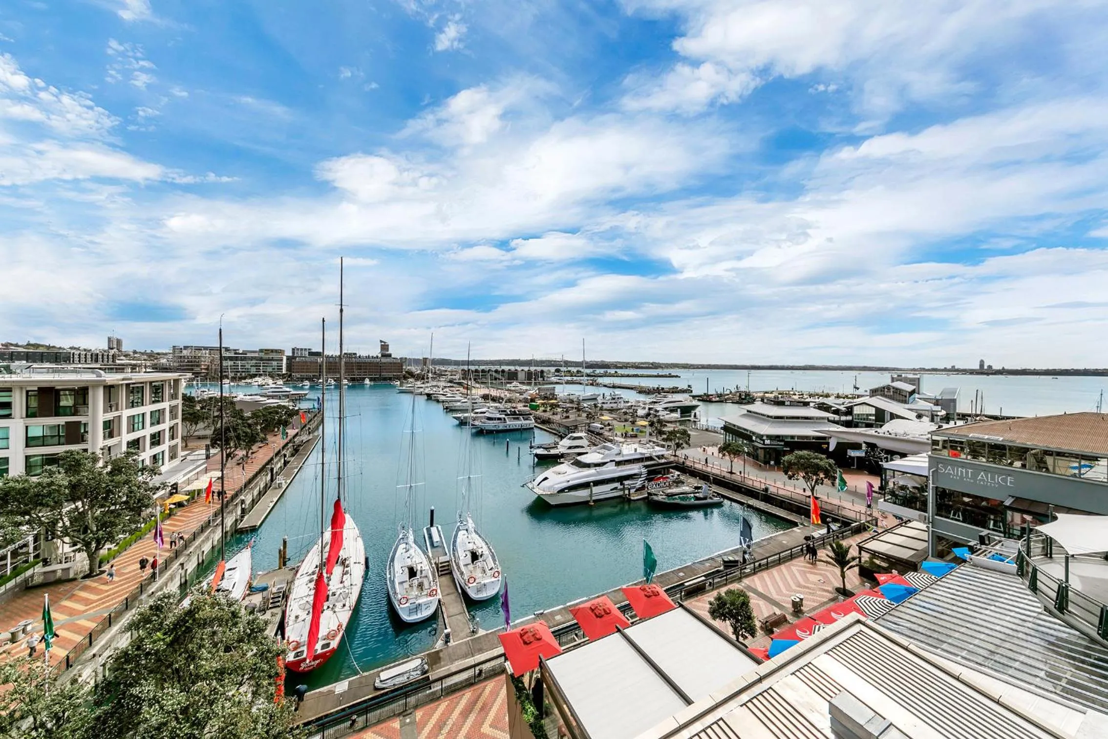 Sea view in Exquisite Sun Soaked Corner Apartment