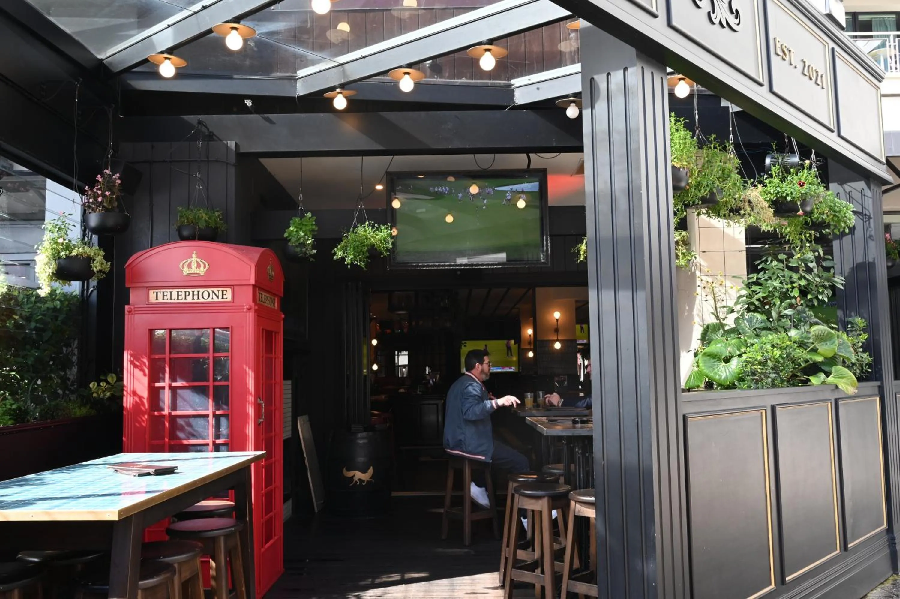 Restaurant/places to eat in Exquisite Sun Soaked Corner Apartment
