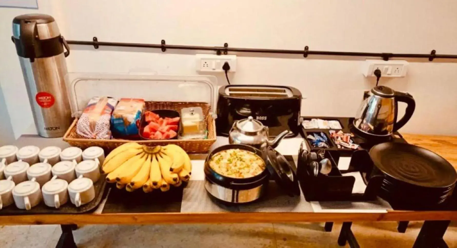 Breakfast in Locomo Hostel Express - Stay Work Eat Breakfast in Locomo Hostel Express - Stay Work Eat