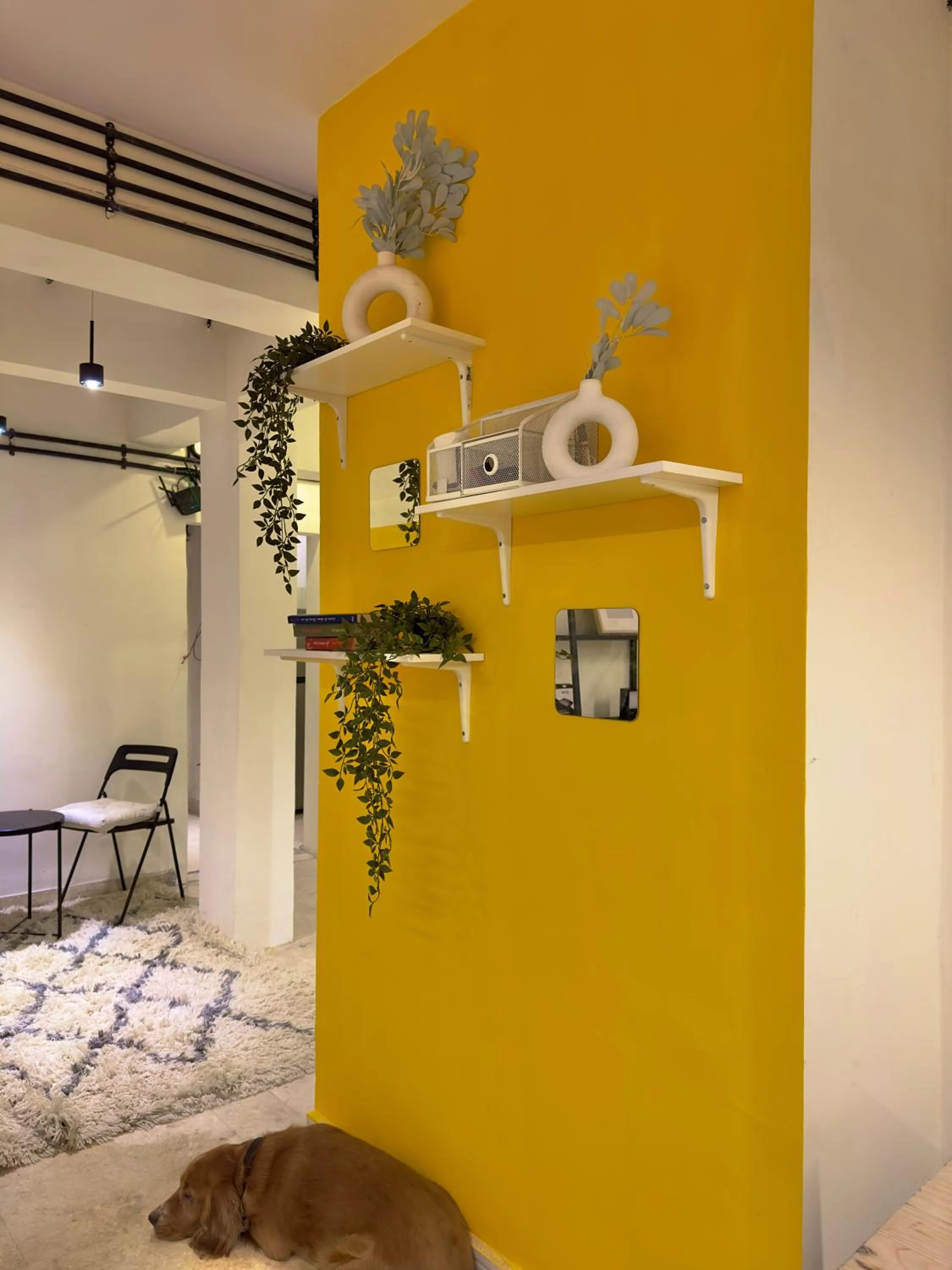 Communal lounge/ TV room in Locomo Hostel Express - Stay Work Eat