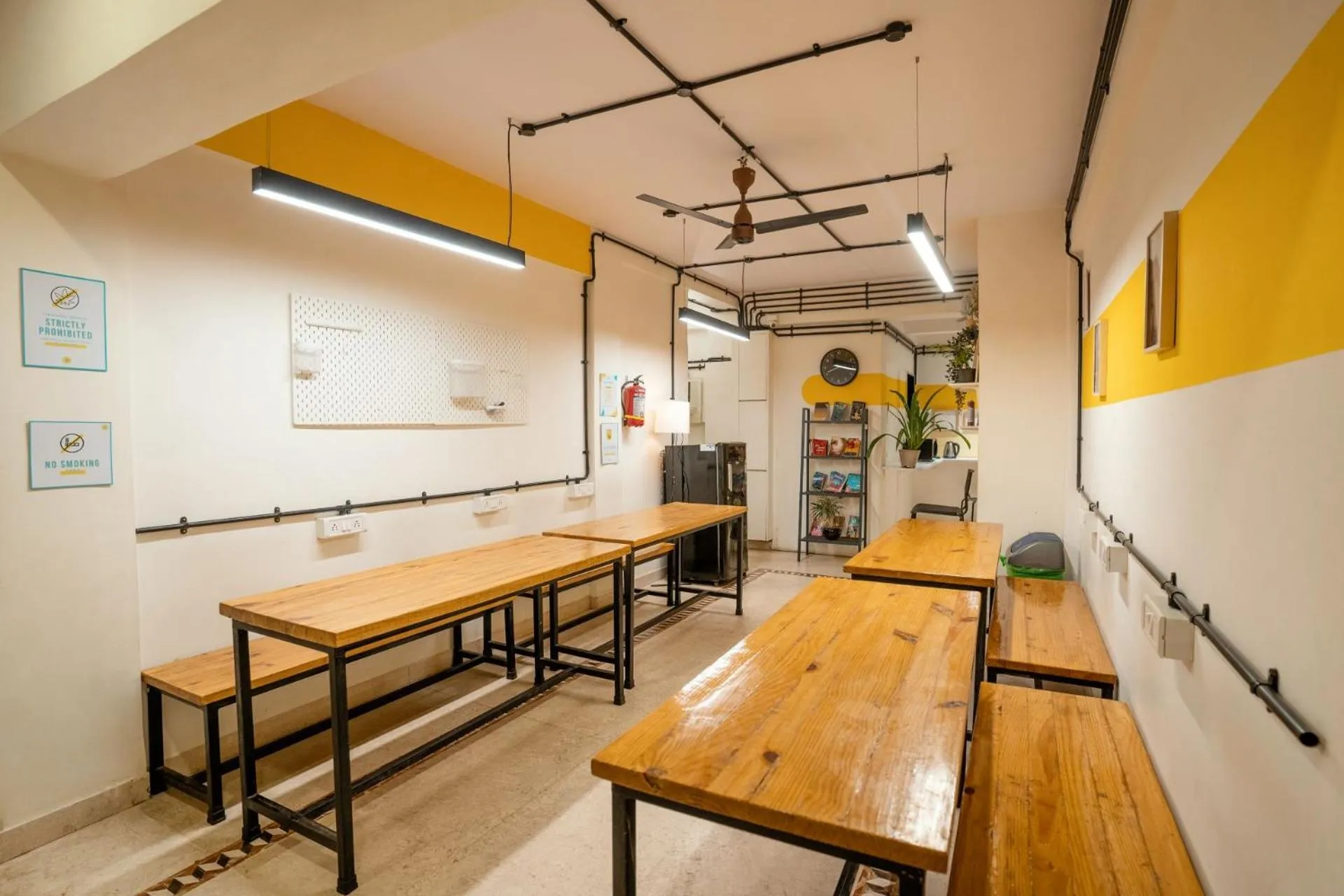 Dining area in Locomo Hostel Express - Stay Work Eat