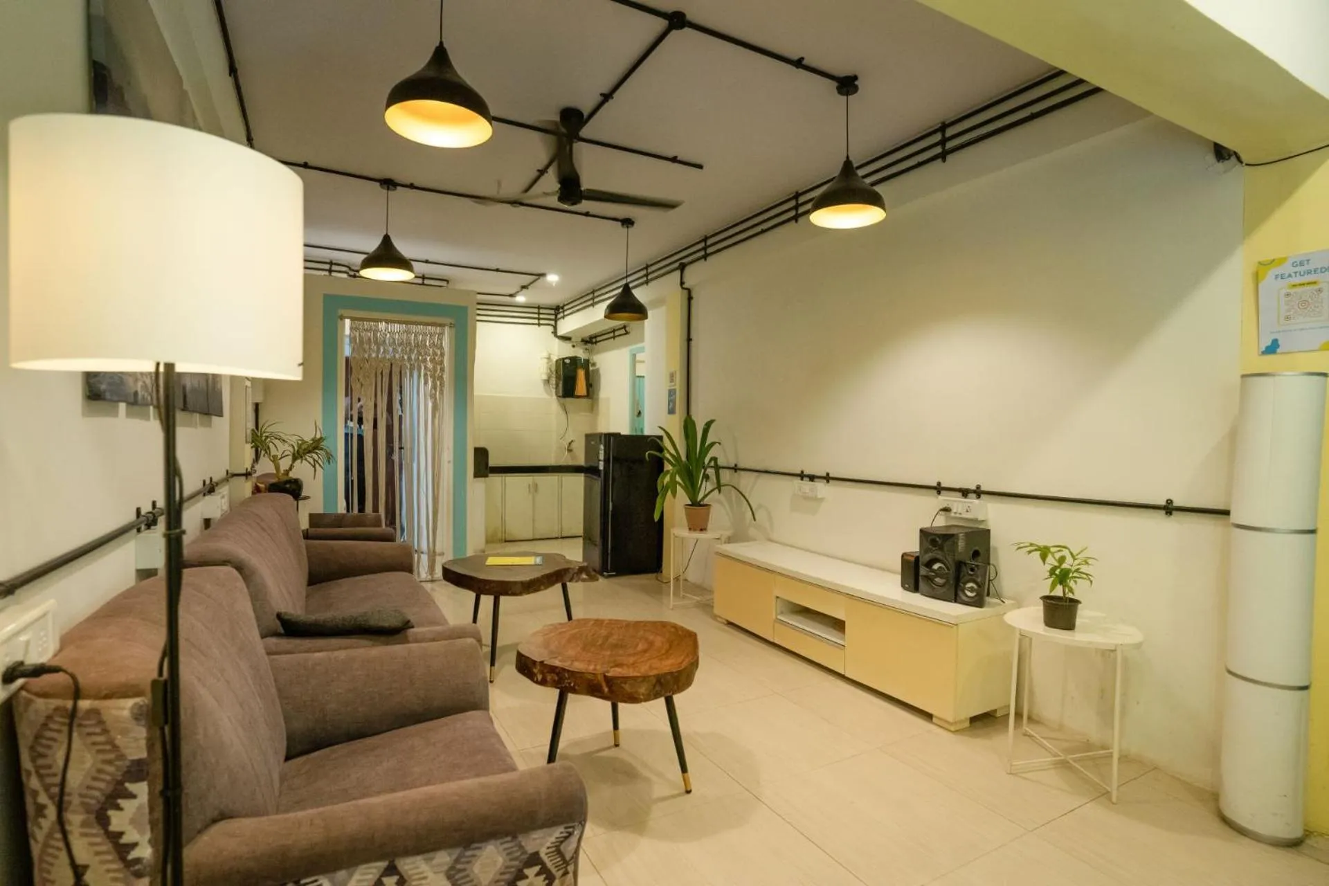 Living room in Locomo Hostel Express - Stay Work Eat