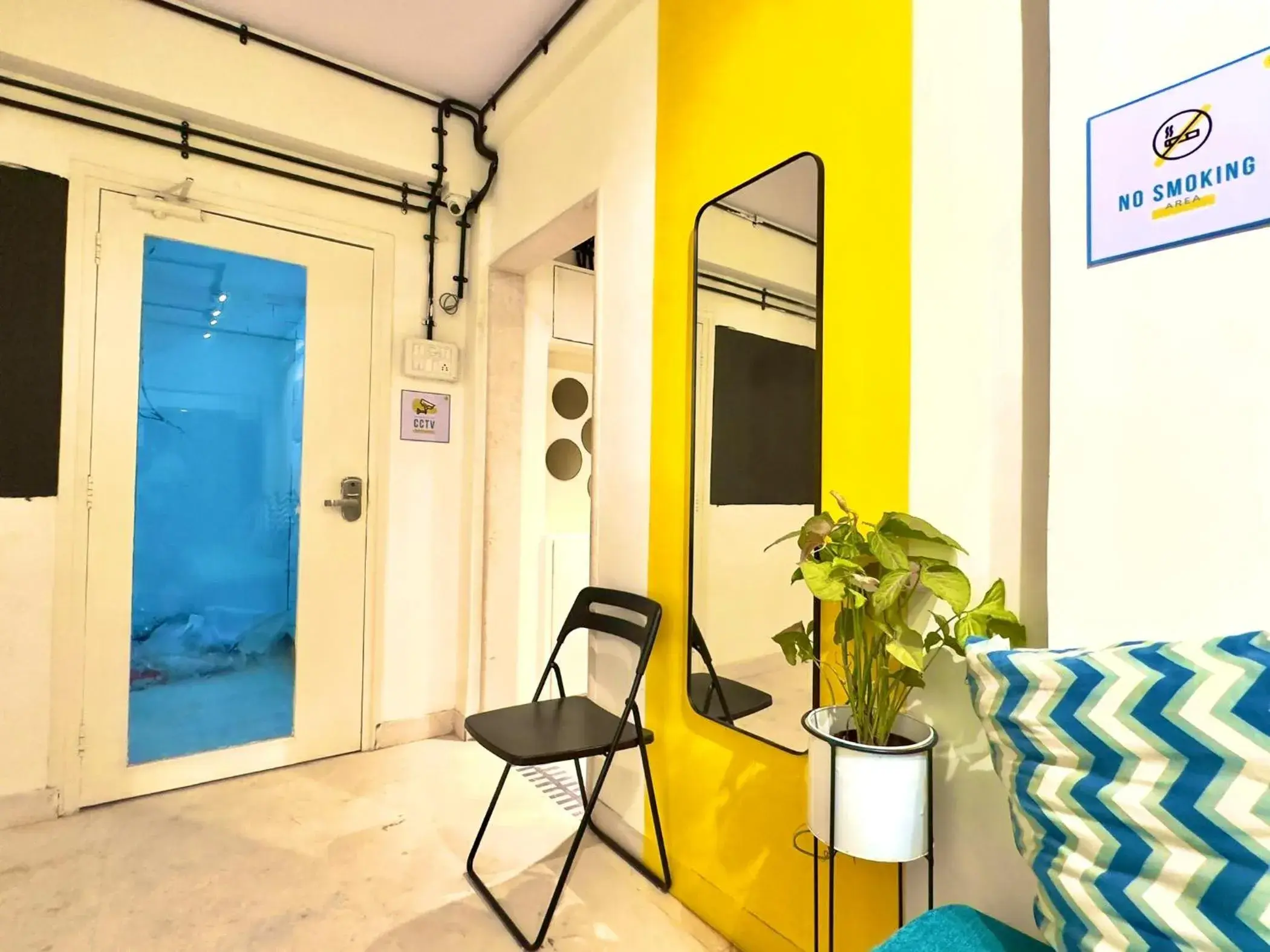 Living room in Locomo Hostel Express - Stay Work Eat Living room in Locomo Hostel Express - Stay Work Eat