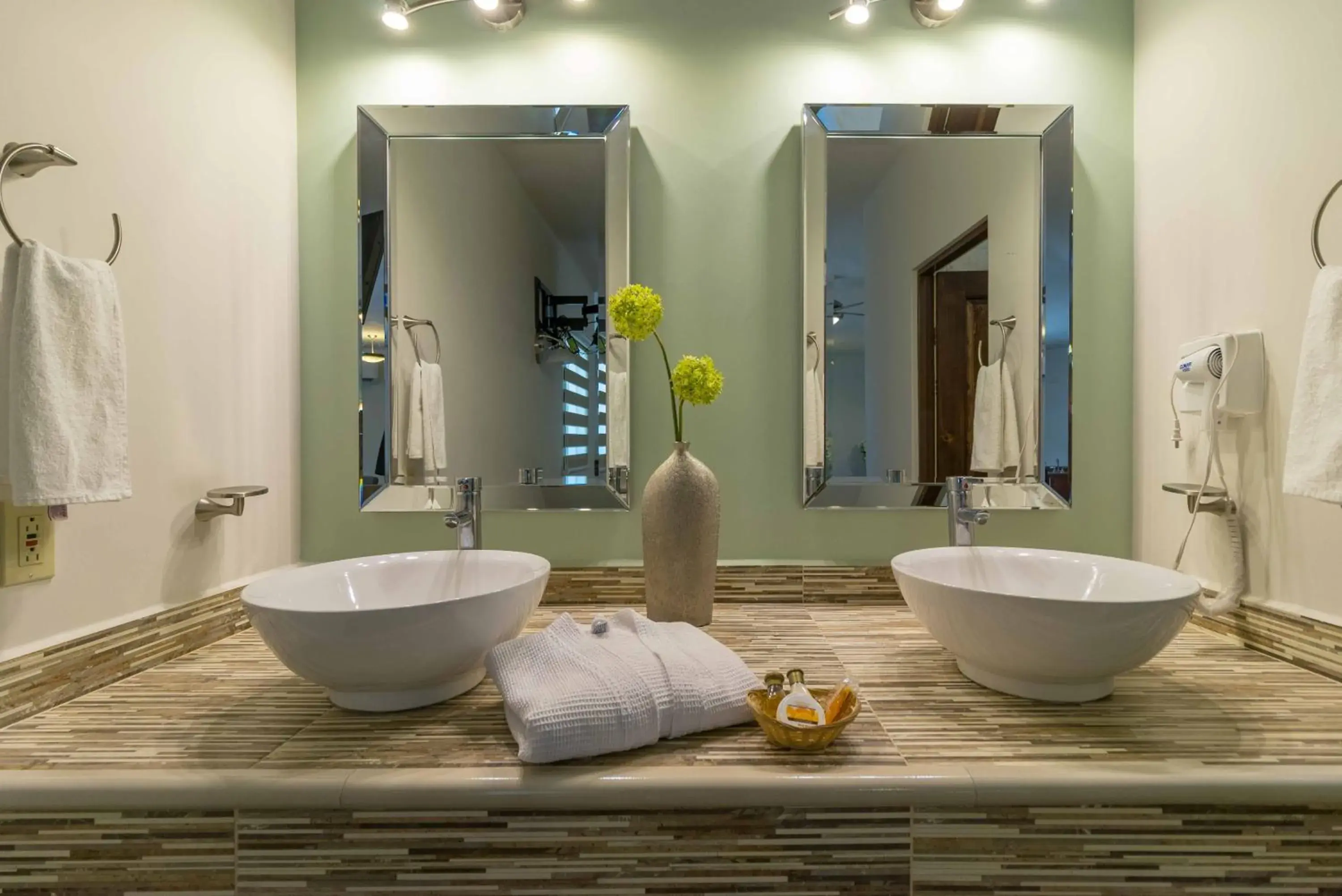 Deluxe King Suite in Cuatro Misiones Hotel Deluxe King Suite in Cuatro Misiones Hotel