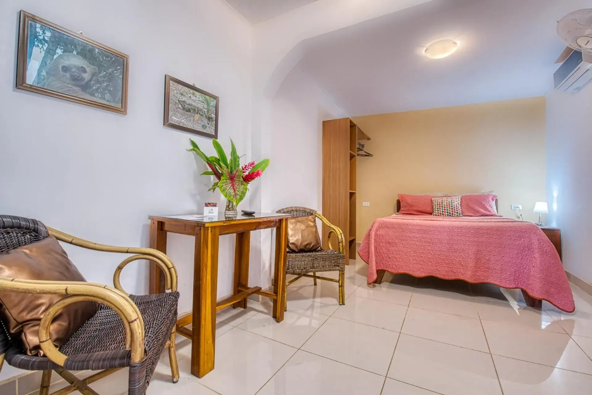 Small Double with AC/No Oceanview in Yucca Beachfront Hotel Small Double with AC/No Oceanview in Yucca Beachfront Hotel