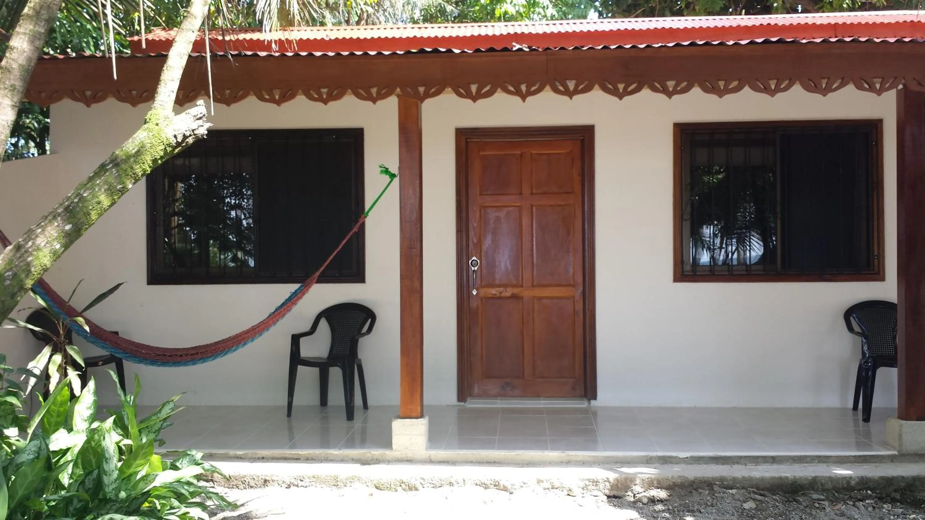 Facade/entrance in Yucca Beachfront Hotel