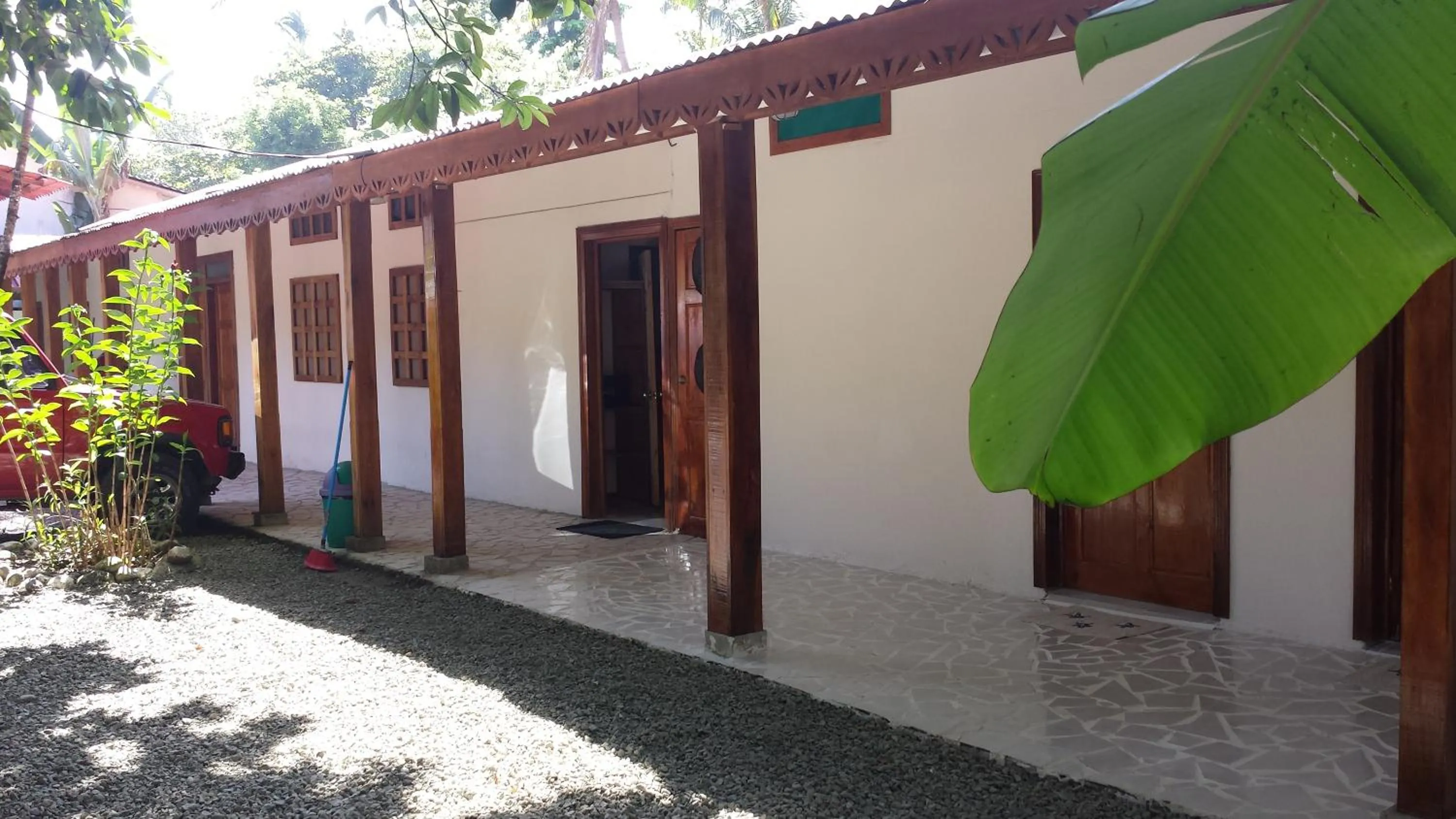 Facade/entrance in Yucca Beachfront Hotel