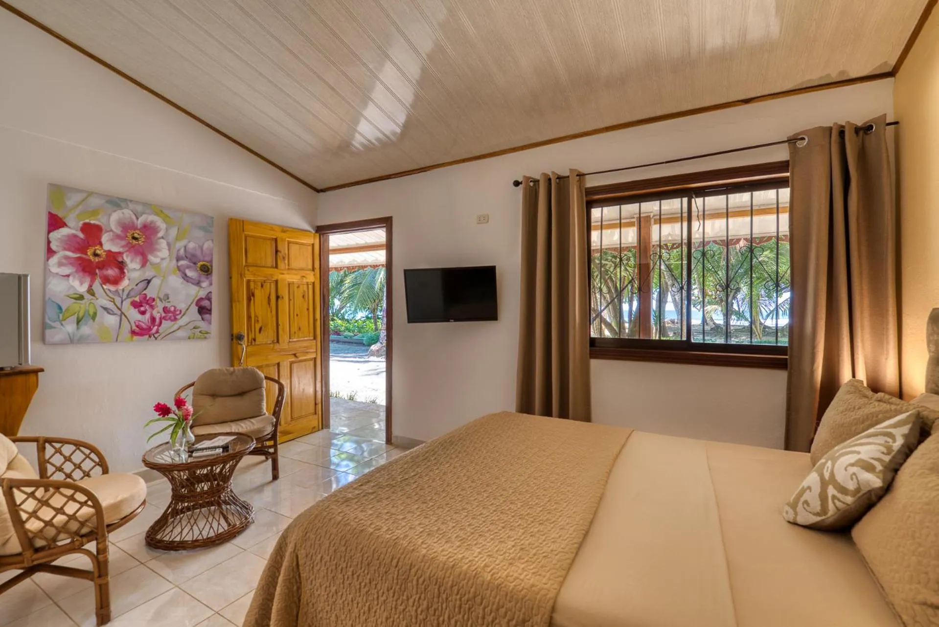 Sea view, Bed in Yucca Beachfront Hotel