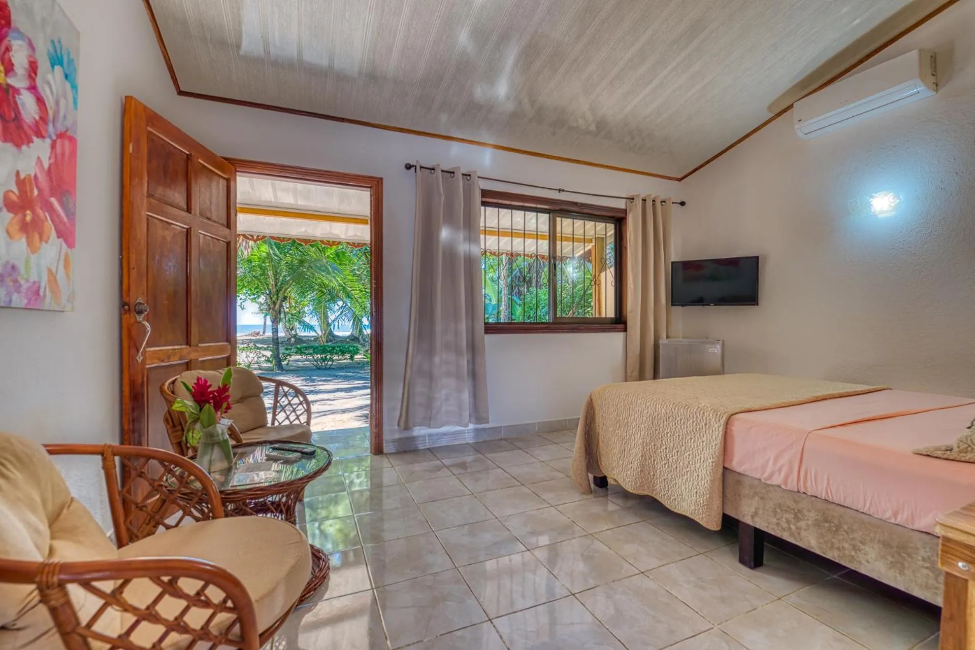 Sea view, Bed in Yucca Beachfront Hotel