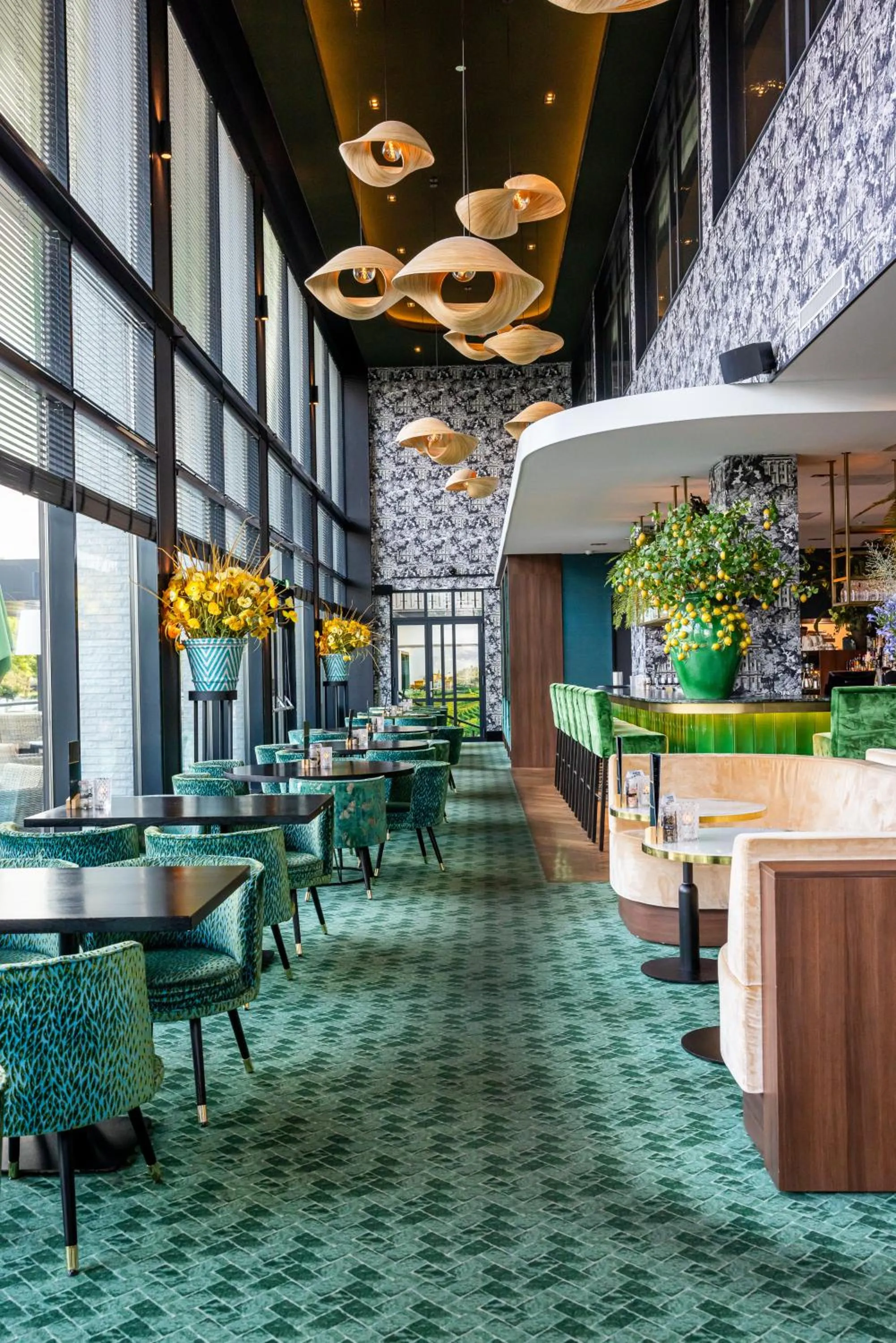 Lounge or bar in Van der Valk Hotel Schiphol