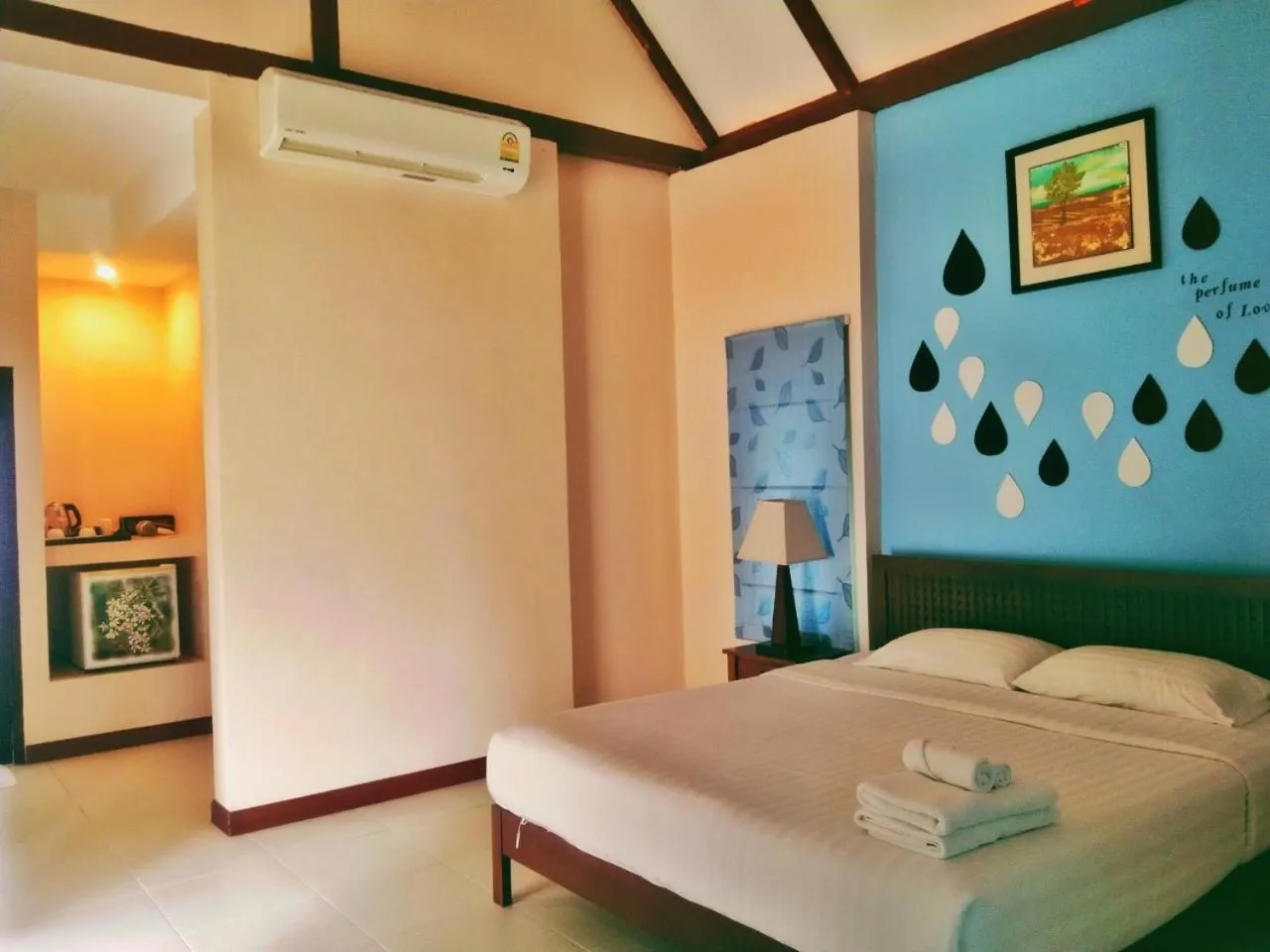 Photo of the whole room, Bed in Samui Tonggad Resort