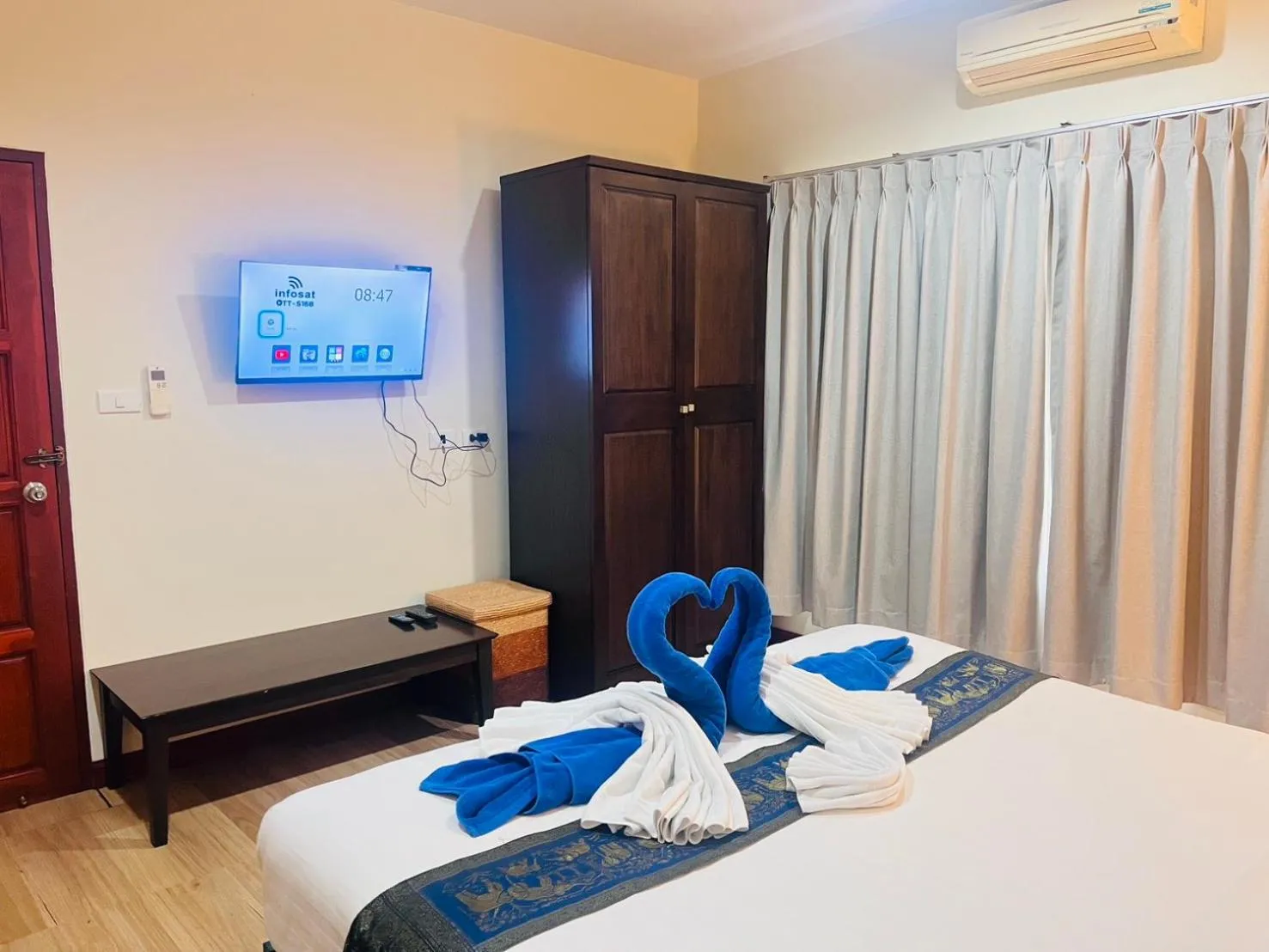 Property building, Bed in Samui Tonggad Resort