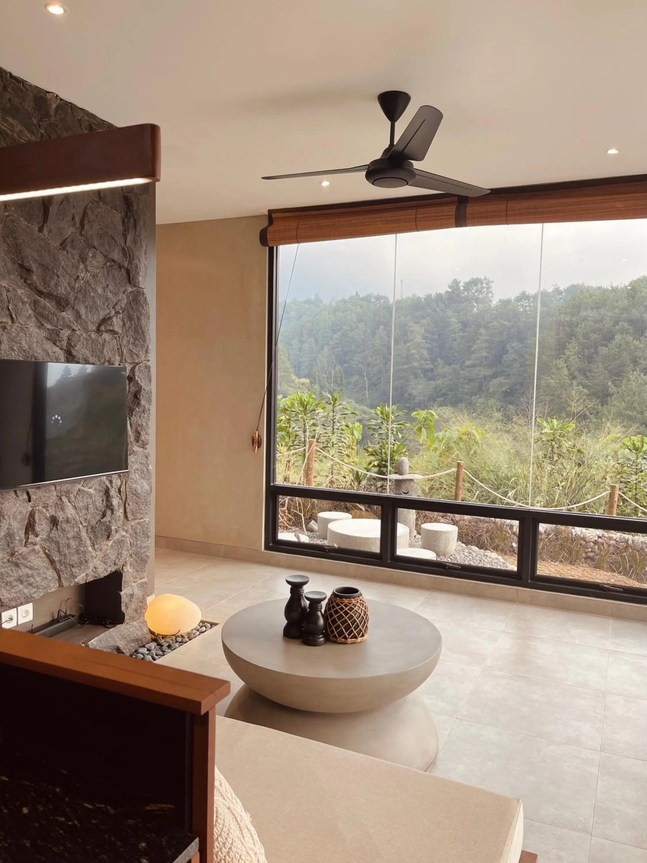 THE HILL By The Villas 100