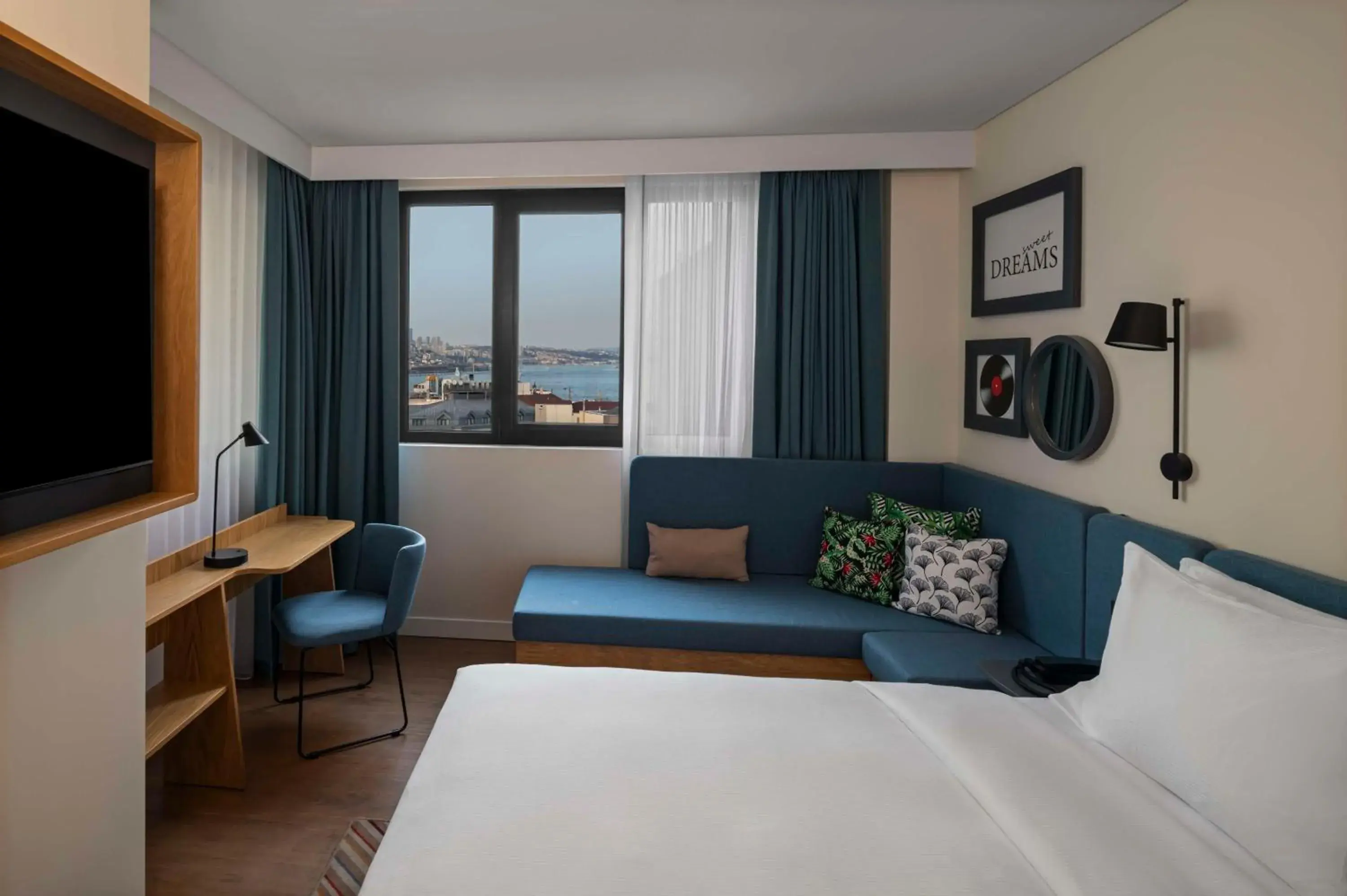 Bedroom, Bed in Hampton By Hilton Istanbul Sirkeci Bedroom, Bed in Hampton By Hilton Istanbul Sirkeci