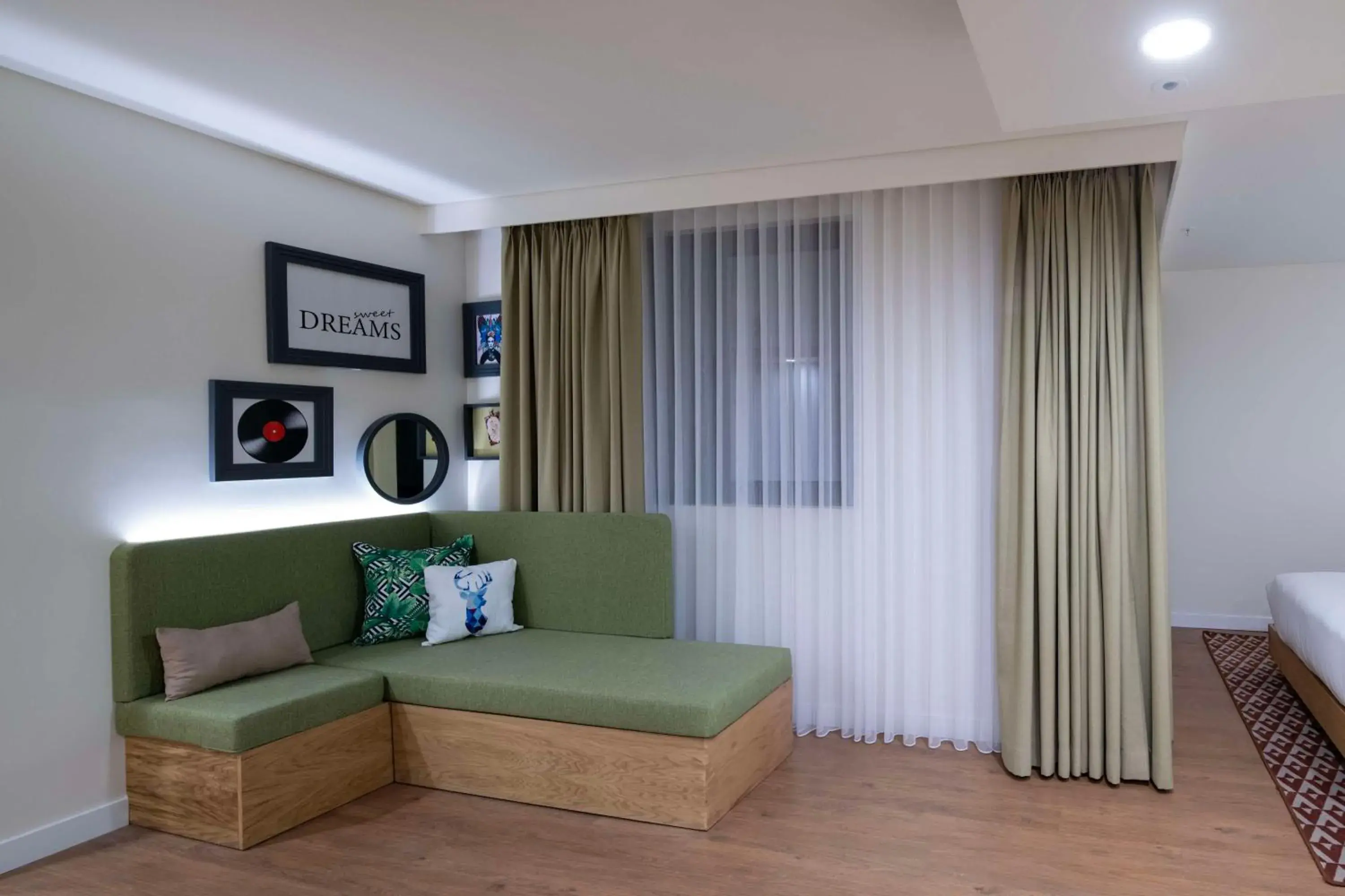 Living room in Hampton By Hilton Istanbul Sirkeci Living room in Hampton By Hilton Istanbul Sirkeci
