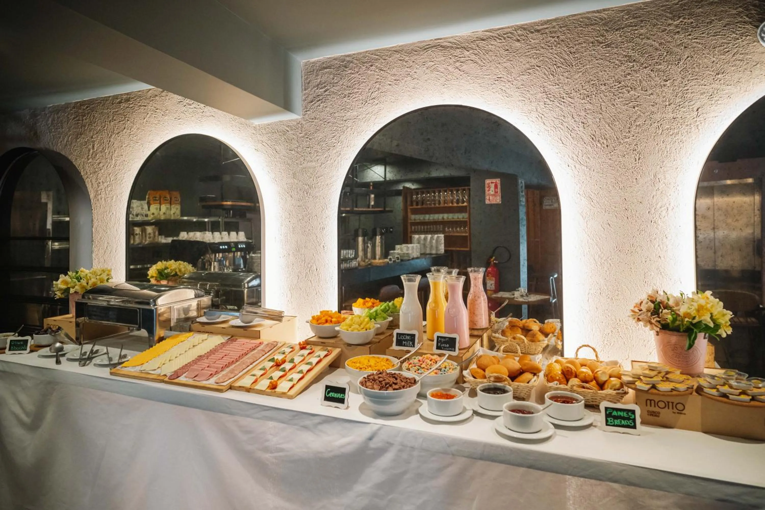 Food and drinks in Motto By Hilton Cusco